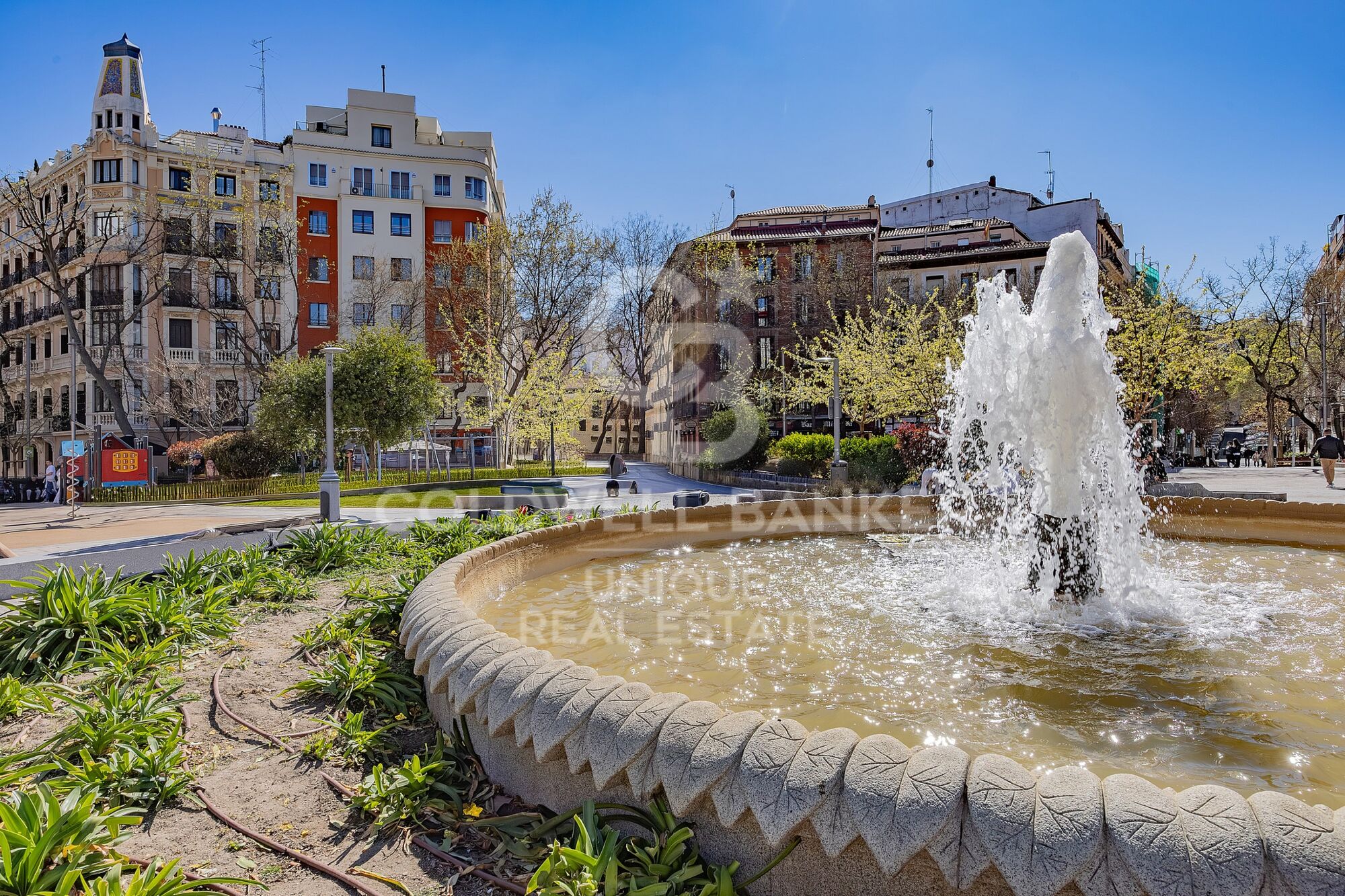 Renovated exterior penthouse with terrace in Trafalgar, Madrid