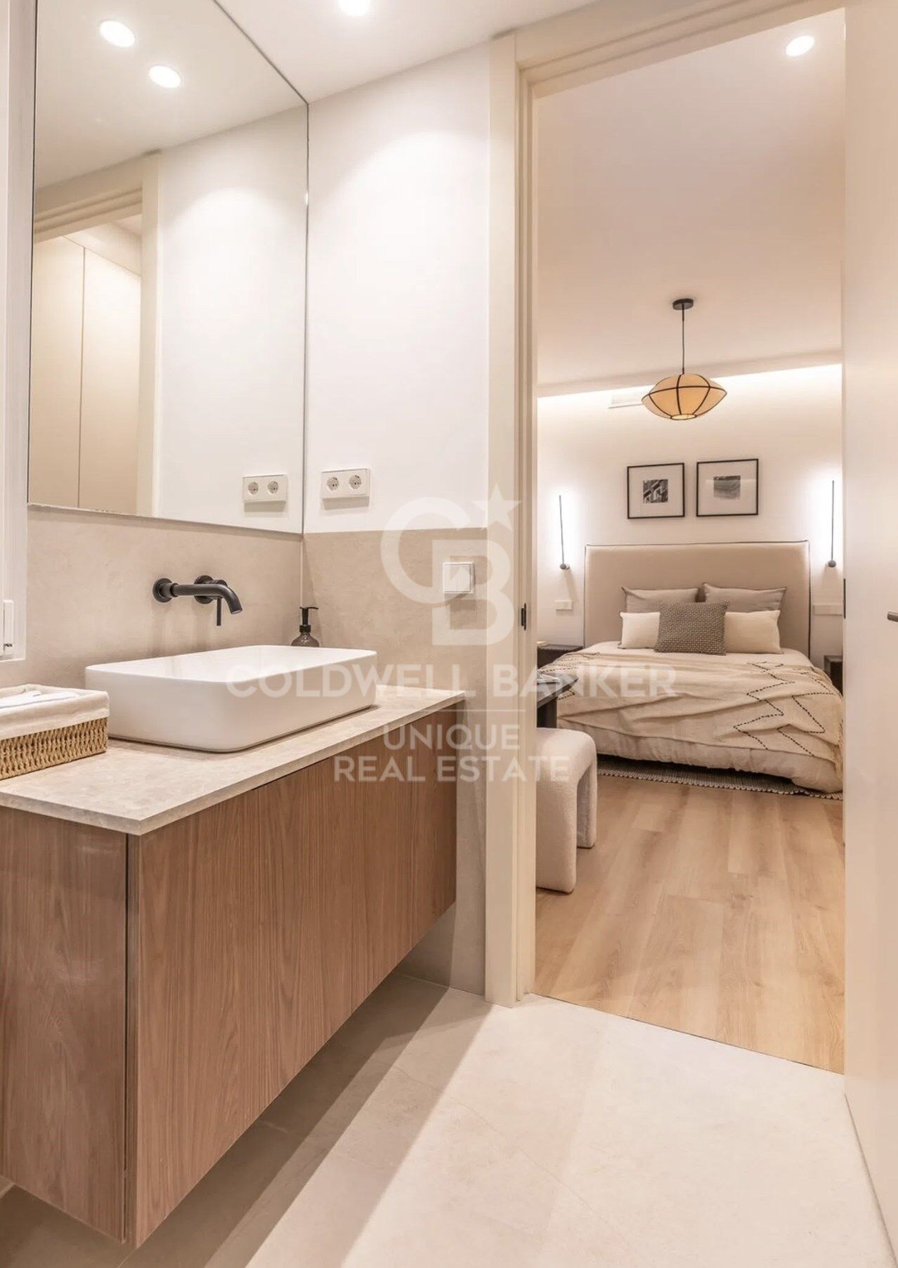 Renovated exterior apartment in Almagro, Madrid