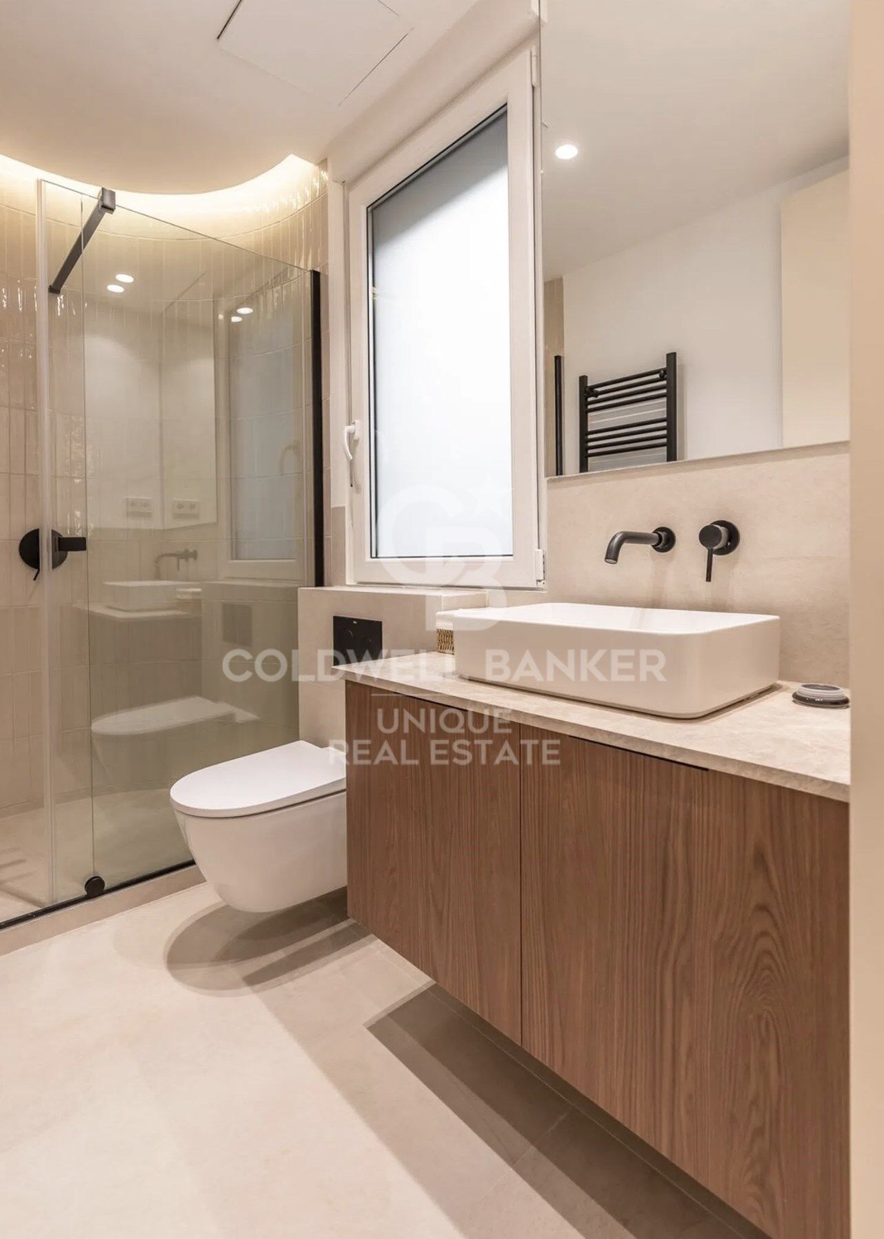 Renovated exterior apartment in Almagro, Madrid