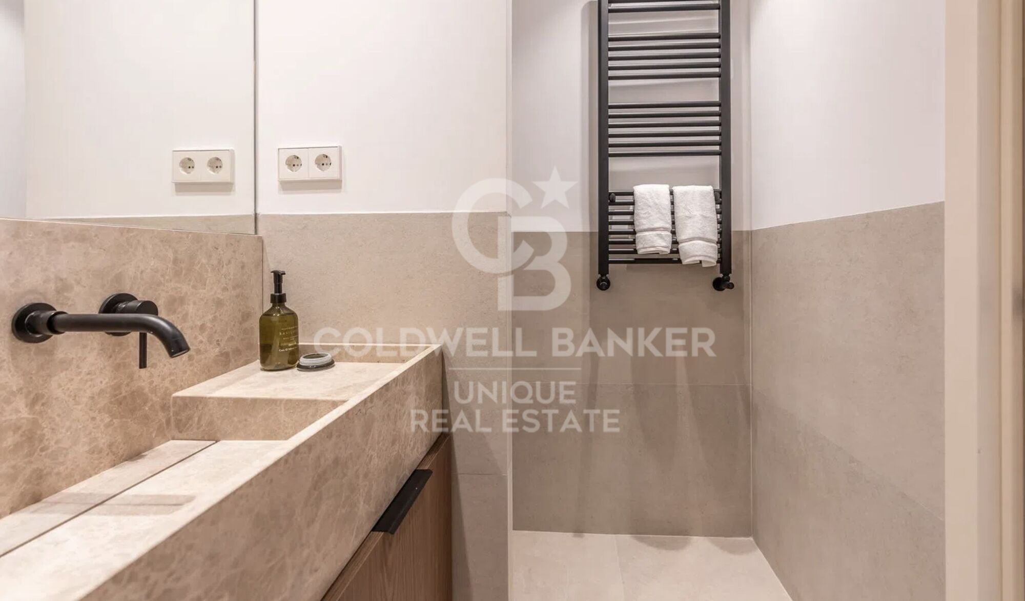 Renovated exterior apartment in Almagro, Madrid