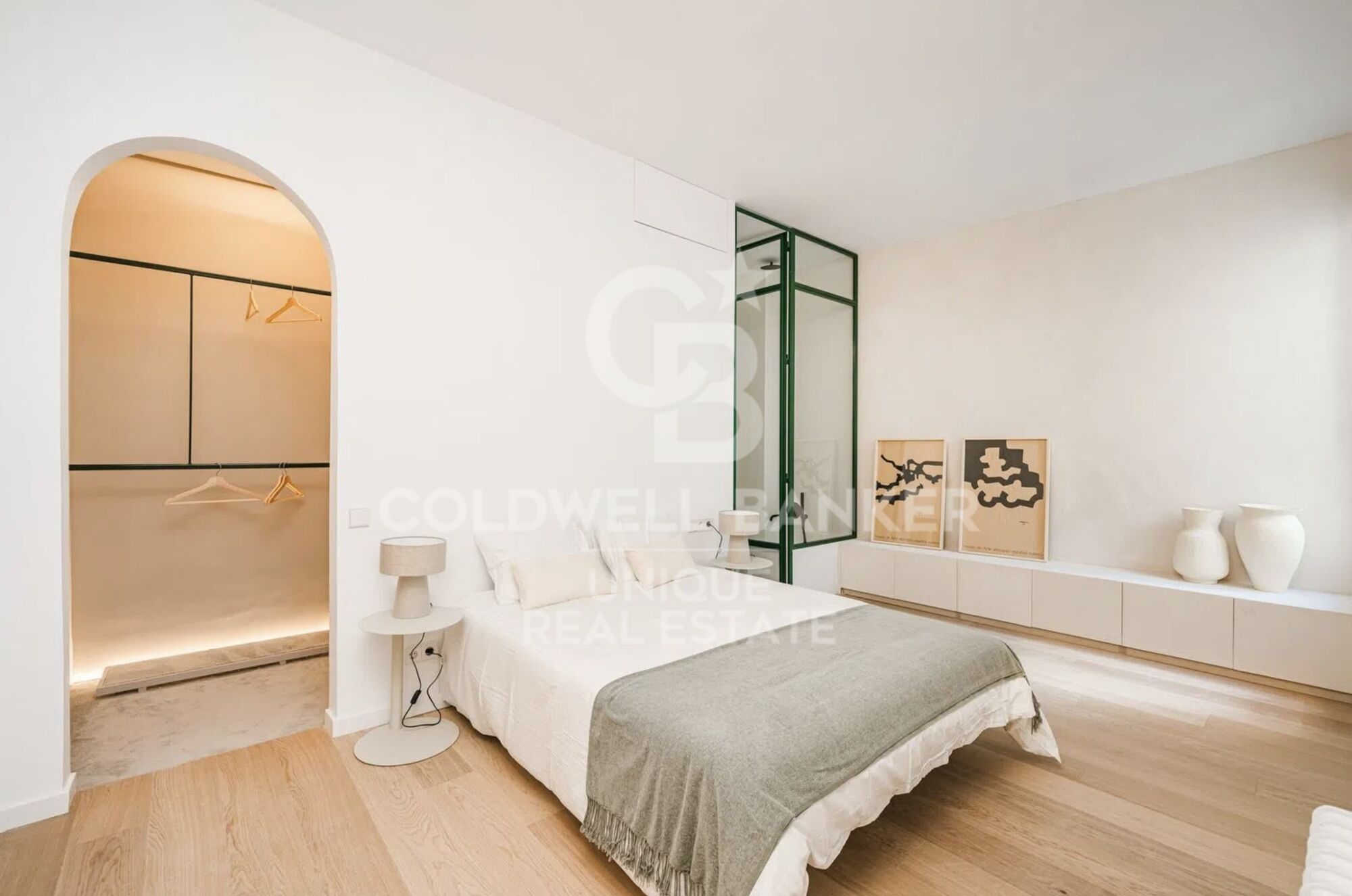 Exterior renovated apartment in the Las Letras district, Madrid