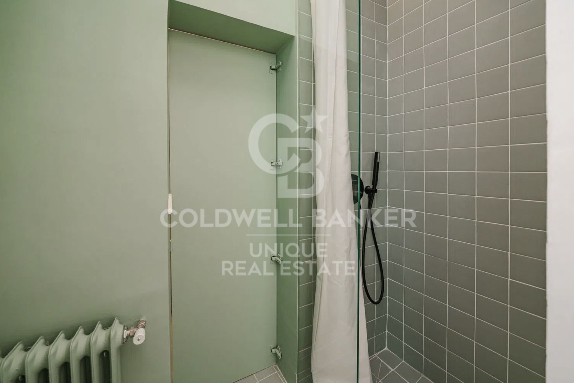 Exterior renovated apartment in the Las Letras district, Madrid