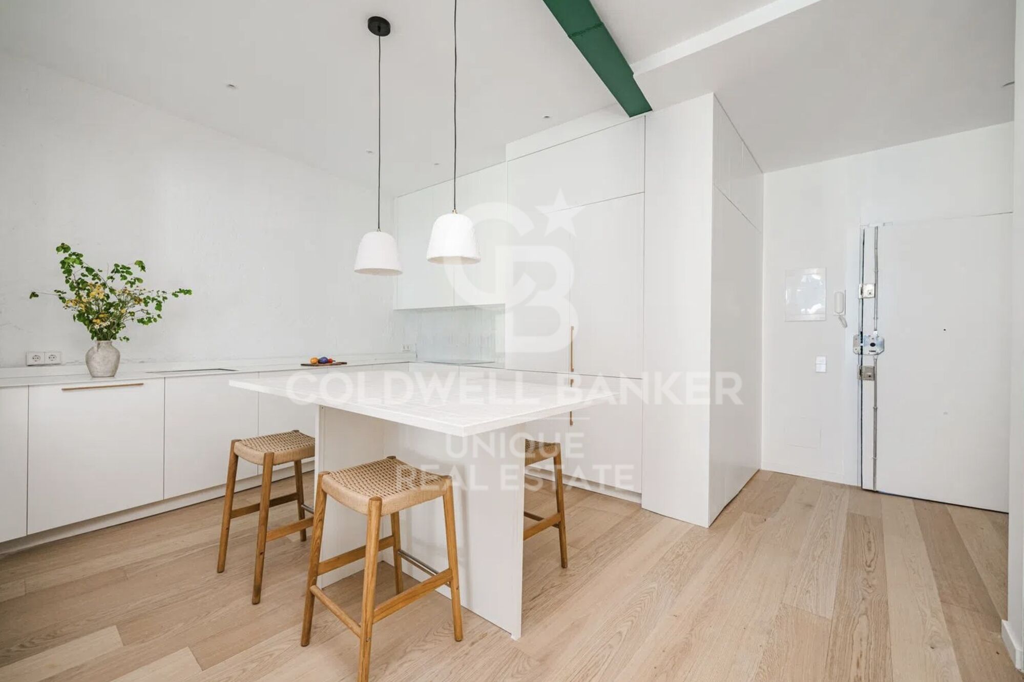 Exterior renovated apartment in the Las Letras district, Madrid