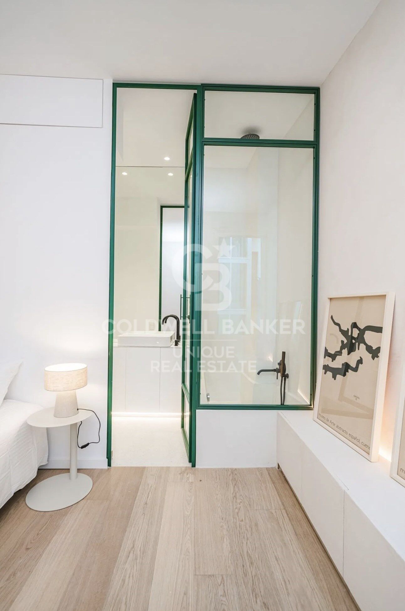 Exterior renovated apartment in the Las Letras district, Madrid