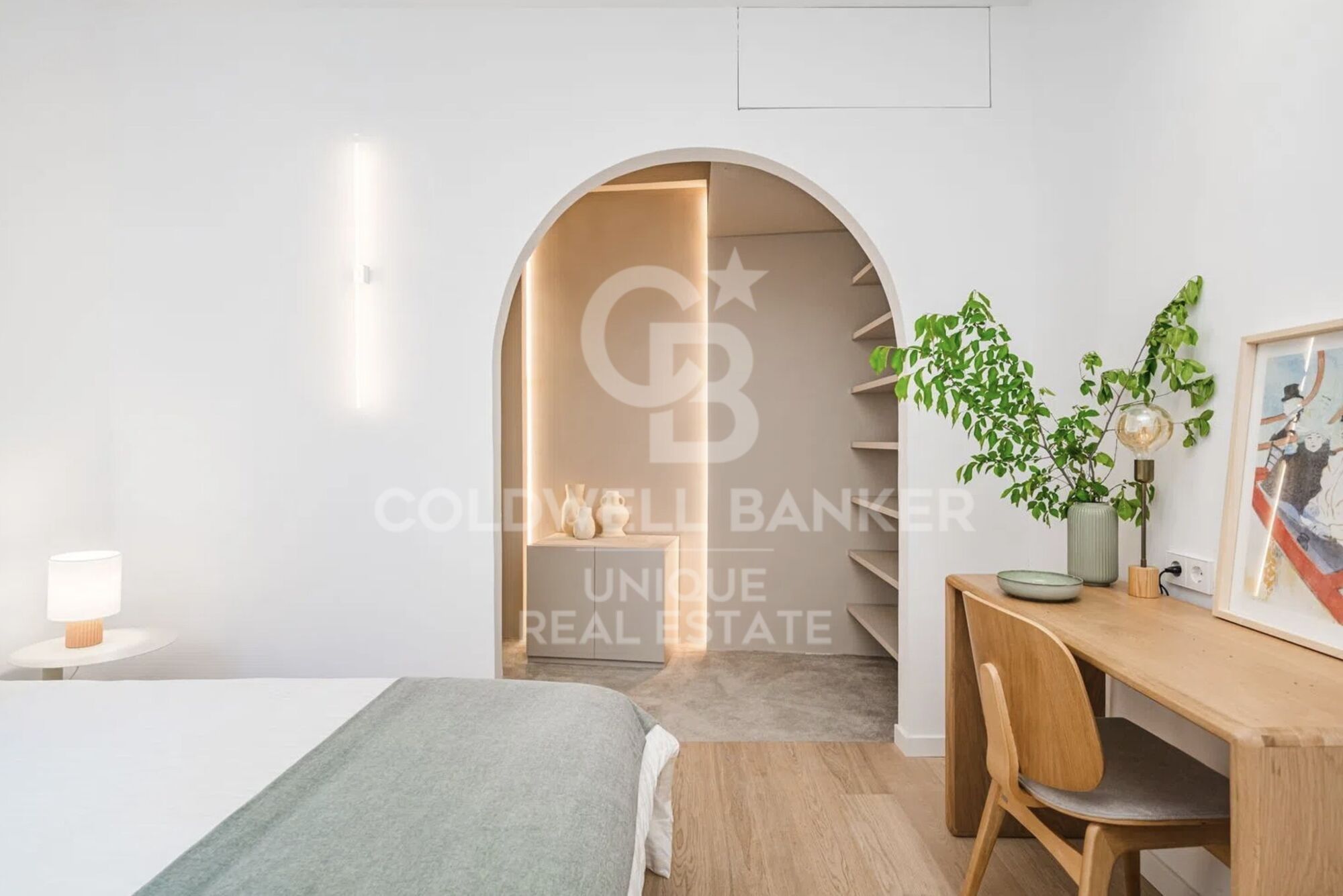 Exterior renovated apartment in the Las Letras district, Madrid