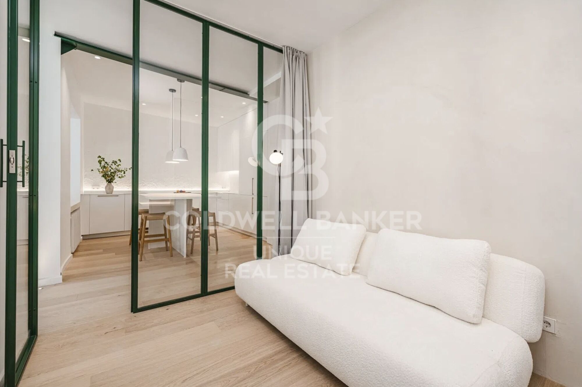 Exterior renovated apartment in the Las Letras district, Madrid