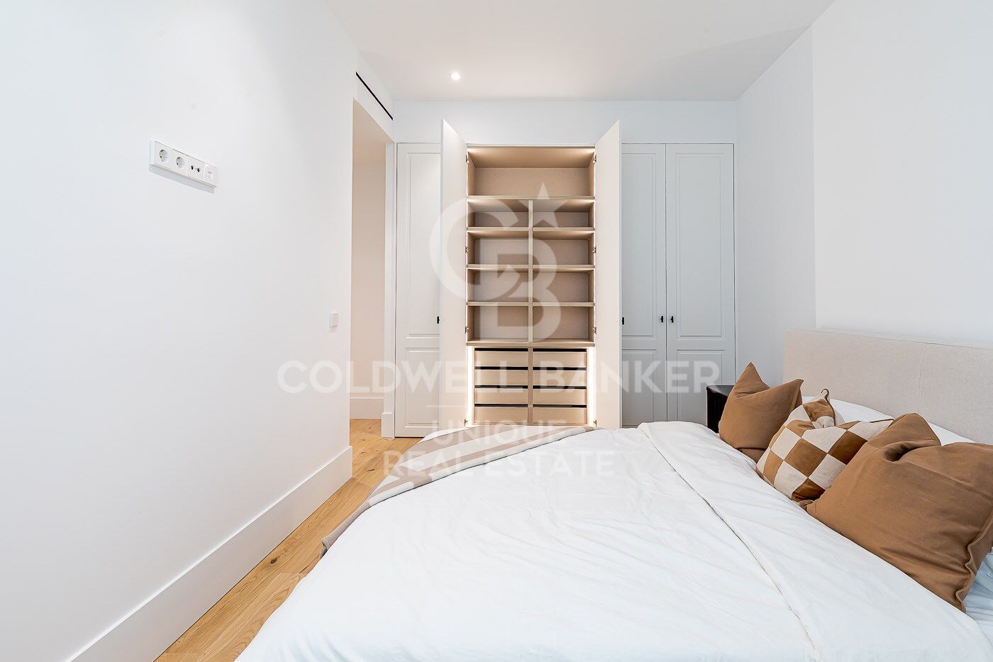 Renovated exterior flat with terrace, garage and storage room in Lista, Madrid