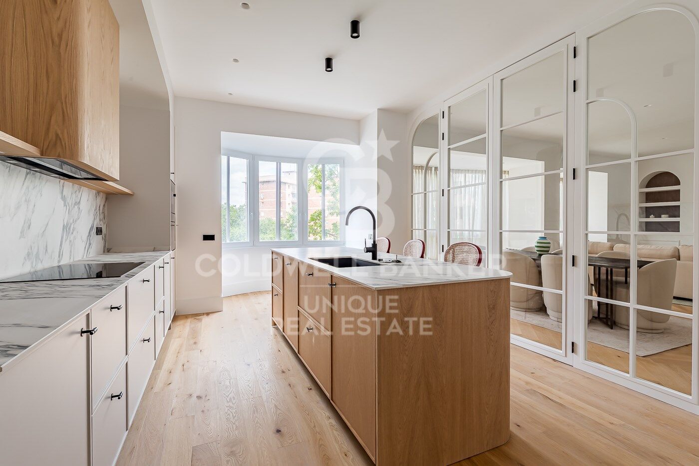 Renovated exterior flat with terrace, garage and storage room in Lista, Madrid