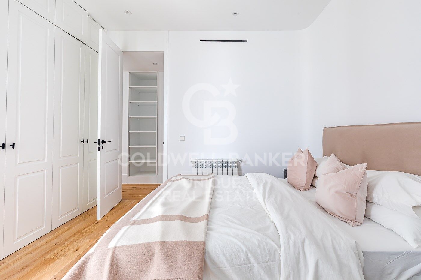 Renovated exterior flat with terrace, garage and storage room in Lista, Madrid