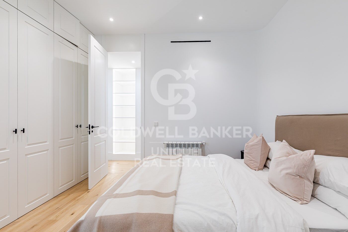Renovated exterior flat with terrace, garage and storage room in Lista, Madrid