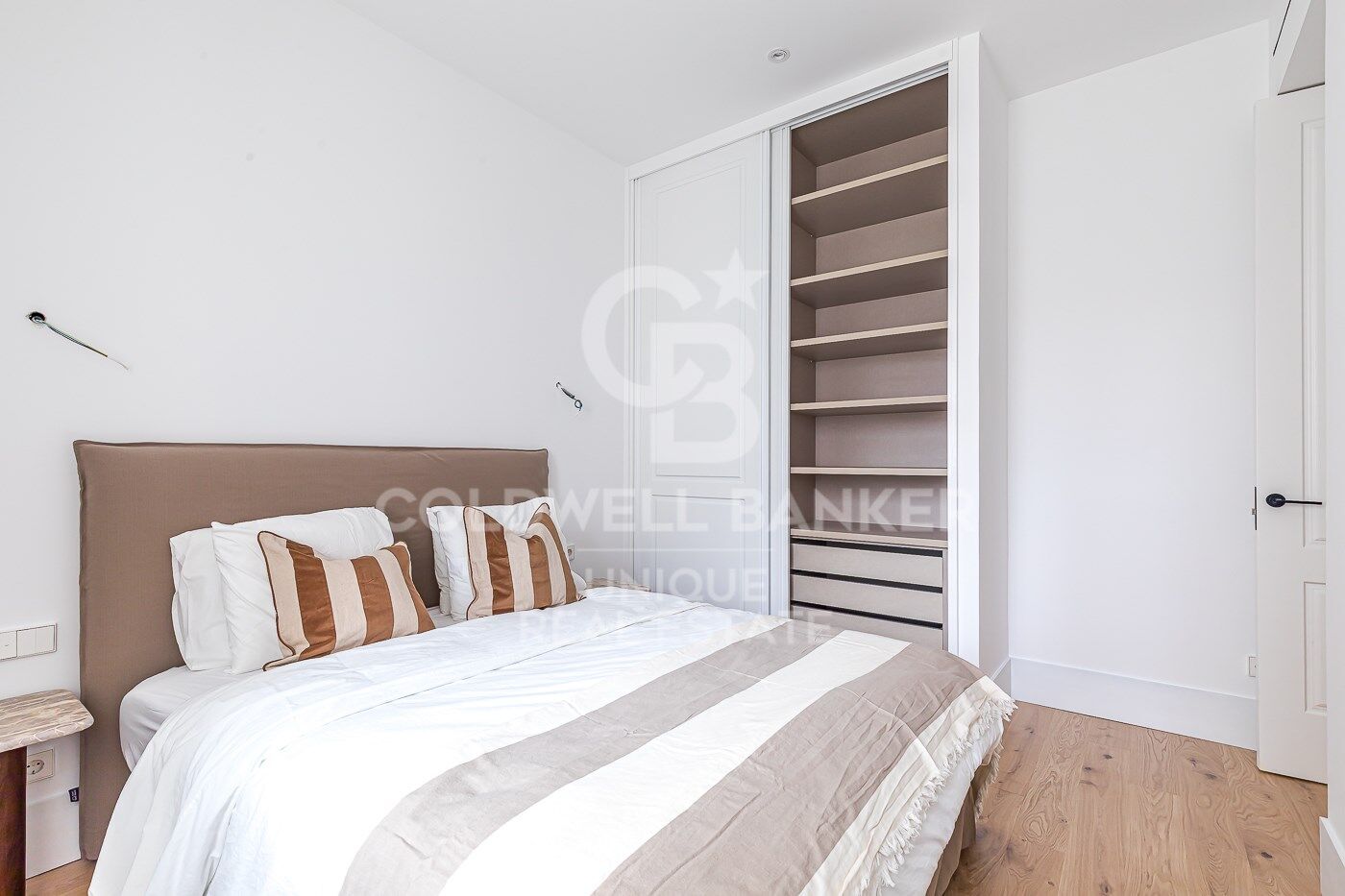 Renovated exterior flat with terrace, garage and storage room in Lista, Madrid