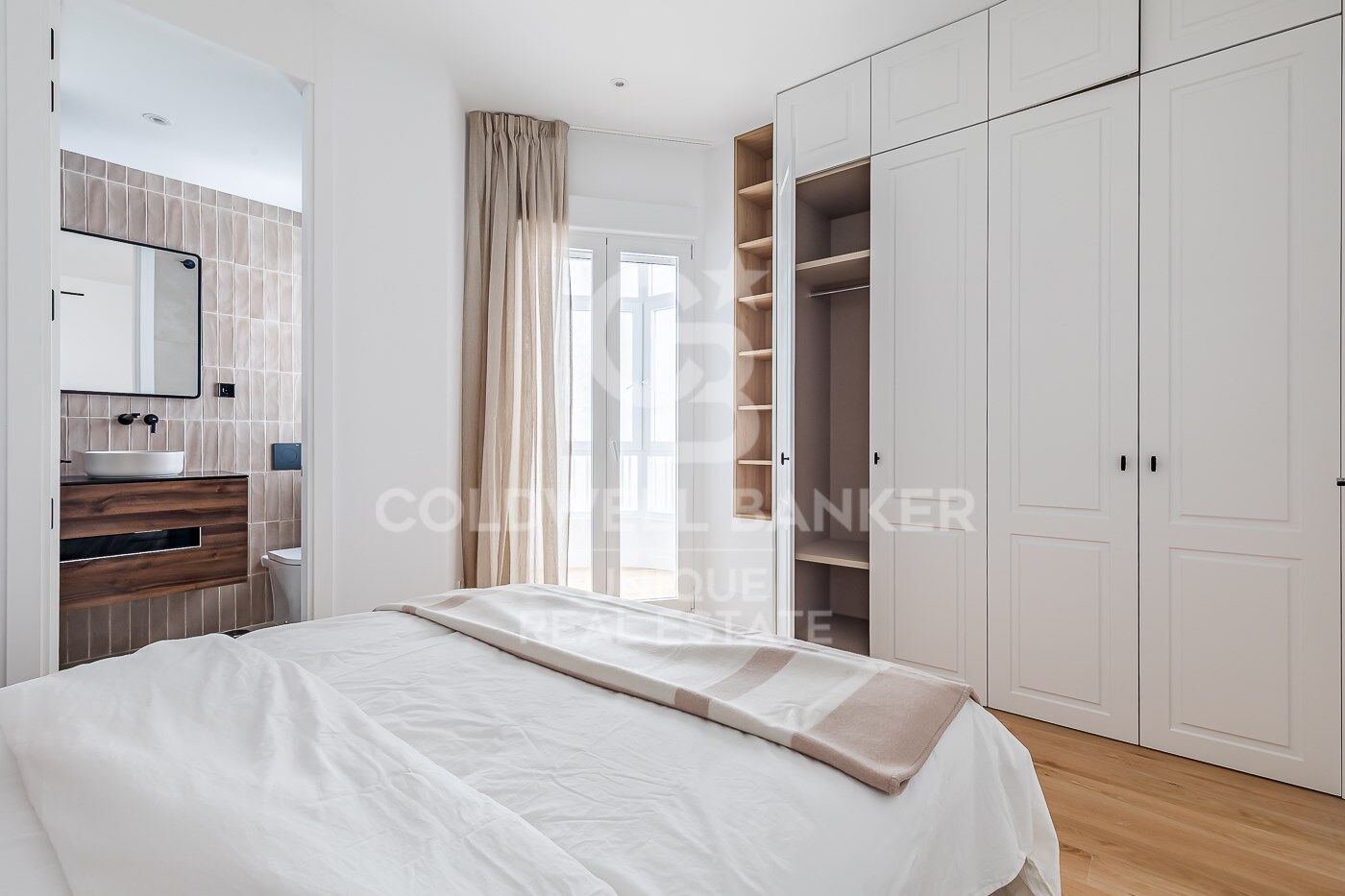 Renovated exterior flat with terrace, garage and storage room in Lista, Madrid