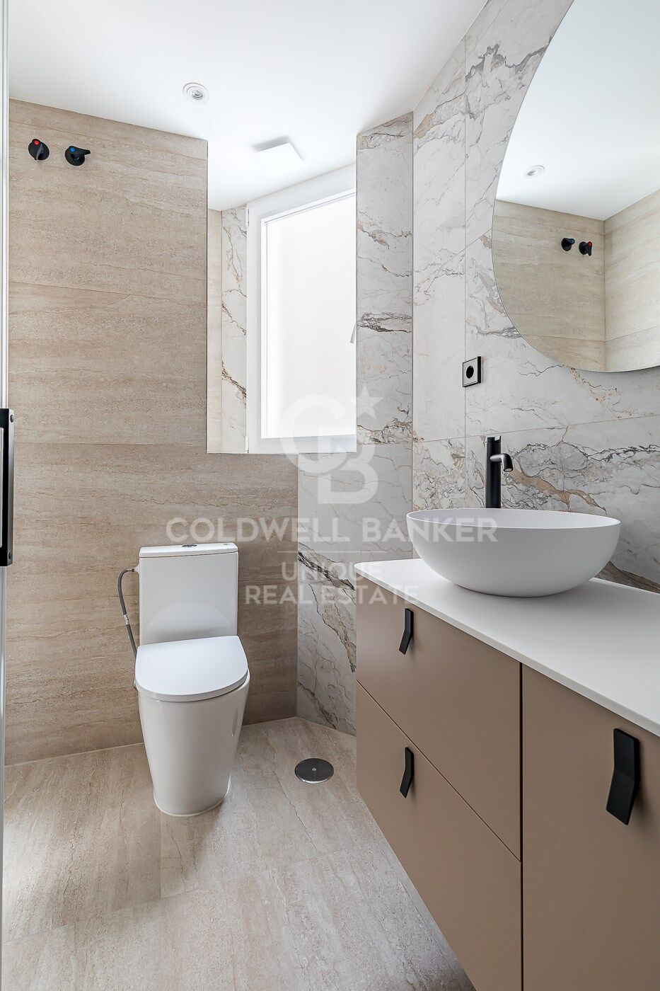 Renovated exterior flat with terrace, garage and storage room in Lista, Madrid