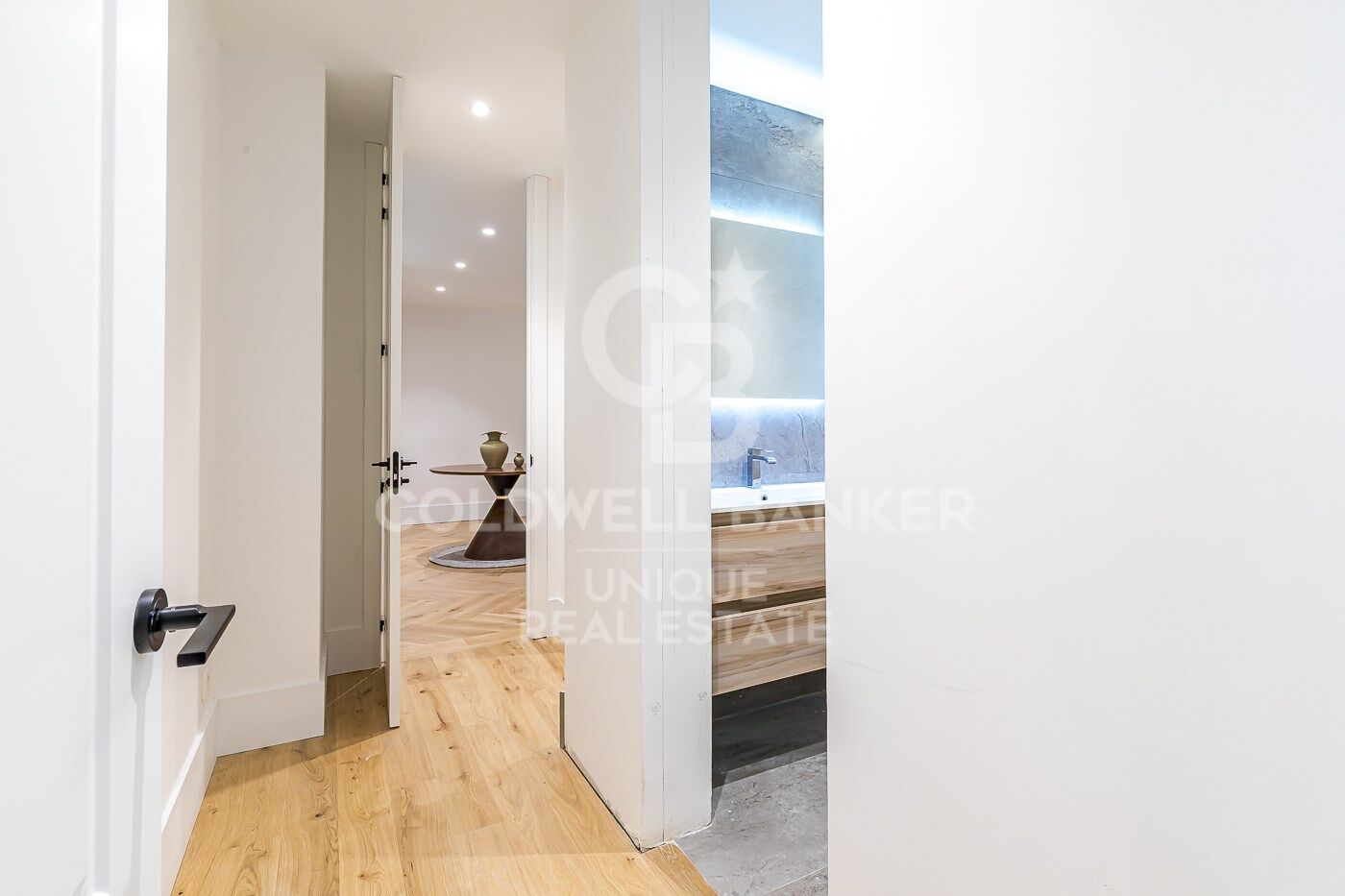 Renovated exterior flat with terrace, garage and storage room in Lista, Madrid