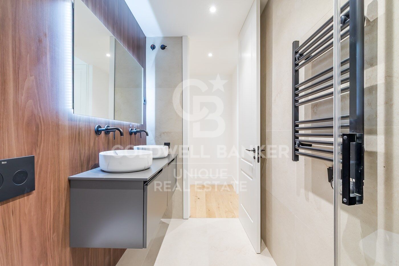 Renovated exterior flat with terrace, garage and storage room in Lista, Madrid