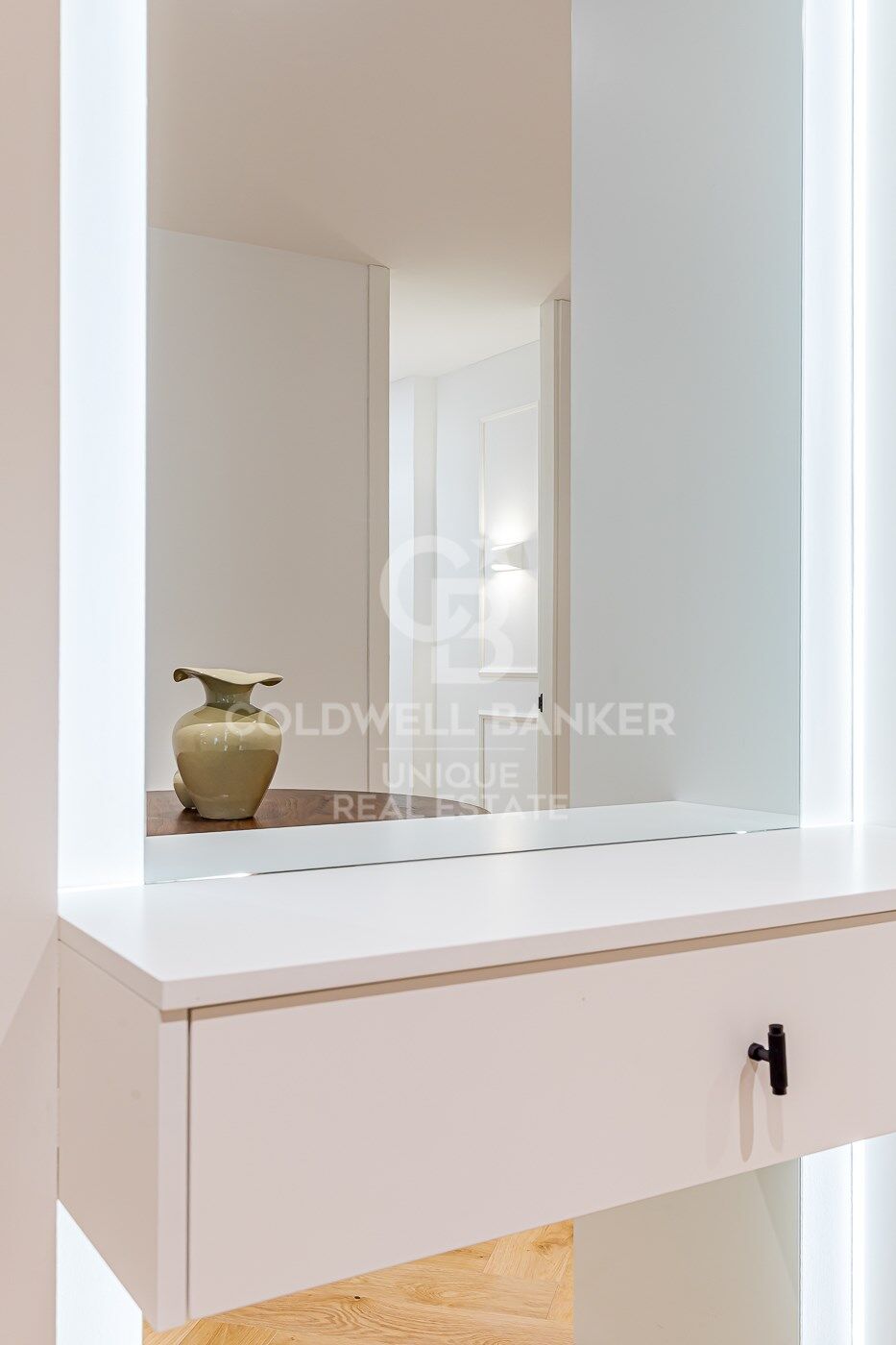Renovated exterior flat with terrace, garage and storage room in Lista, Madrid