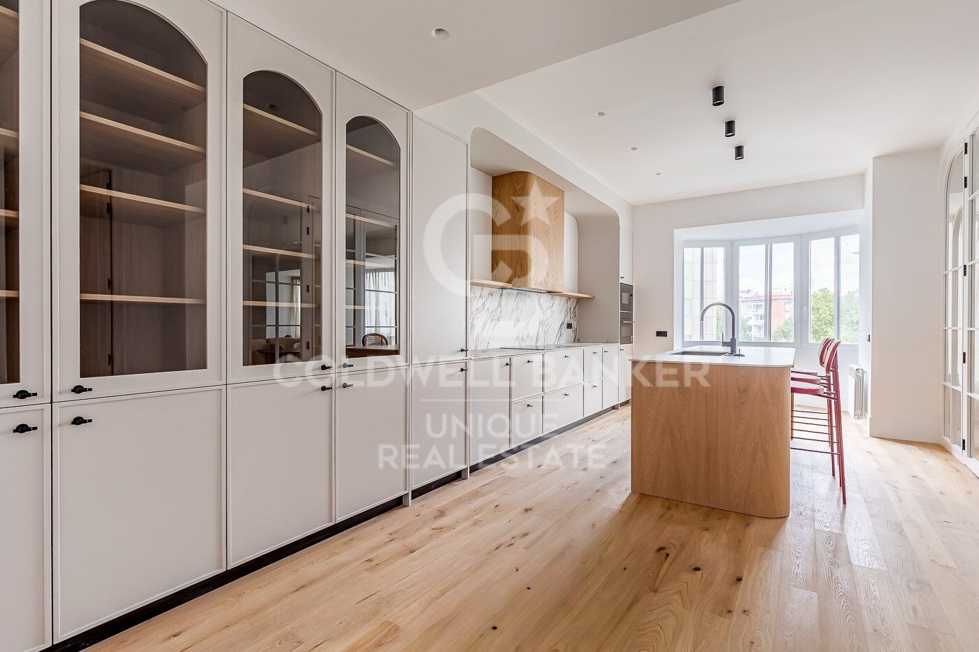 Renovated exterior flat with terrace, garage and storage room in Lista, Madrid