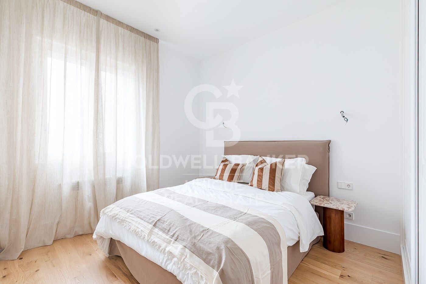 Renovated exterior flat with terrace, garage and storage room in Lista, Madrid