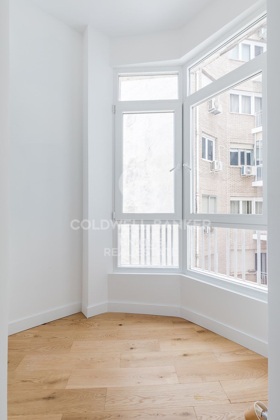 Renovated exterior flat with terrace, garage and storage room in Lista, Madrid