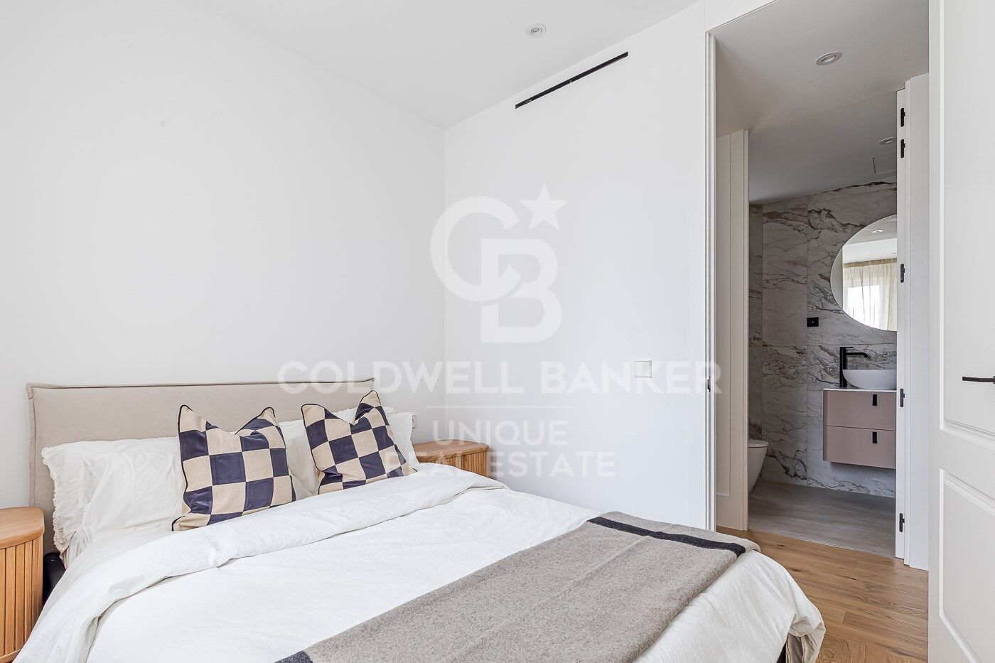 Renovated exterior flat with terrace, garage and storage room in Lista, Madrid