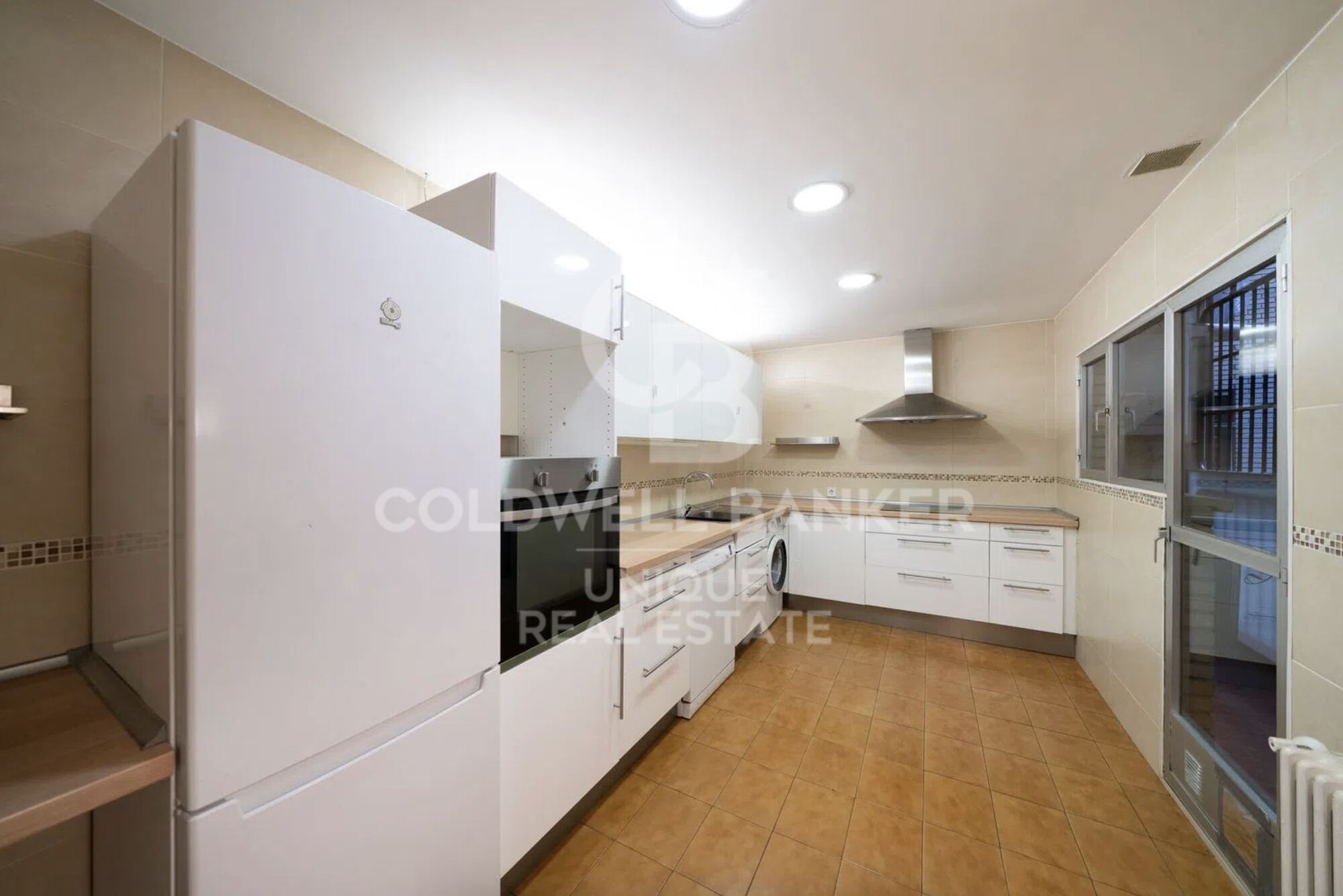 Exterior apartment to renovate in Ibiza, Madrid