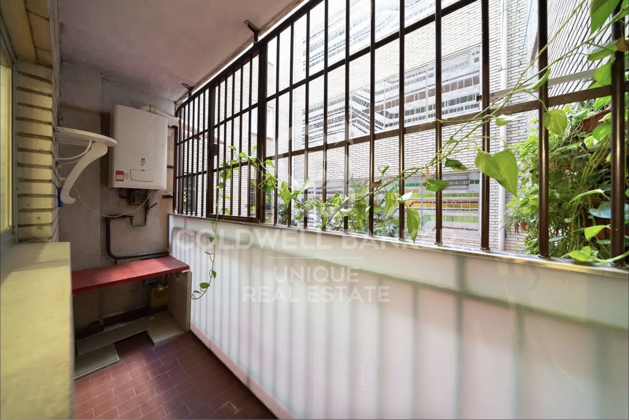 Exterior apartment to renovate in Ibiza, Madrid