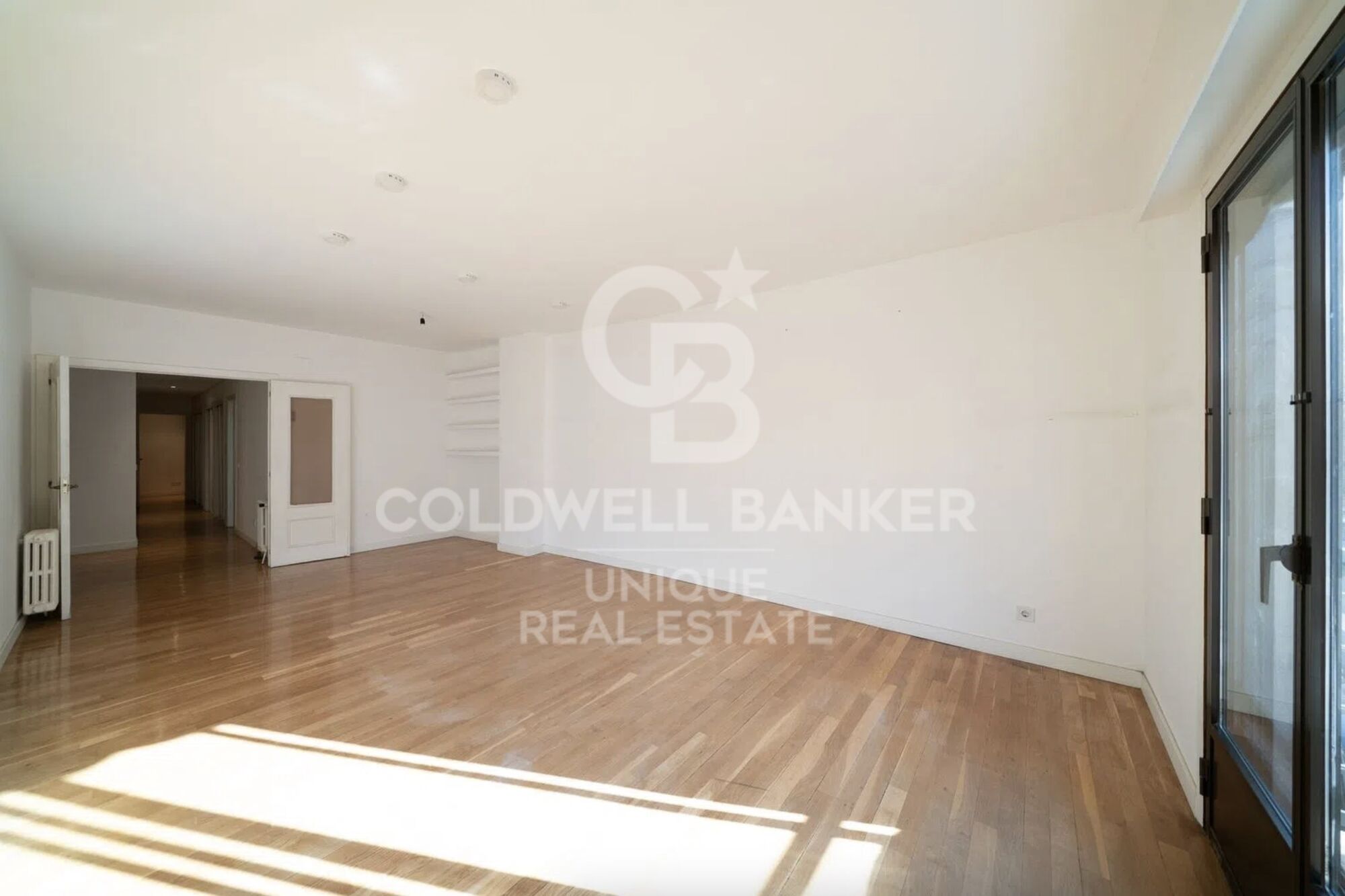 Exterior apartment to renovate in Ibiza, Madrid