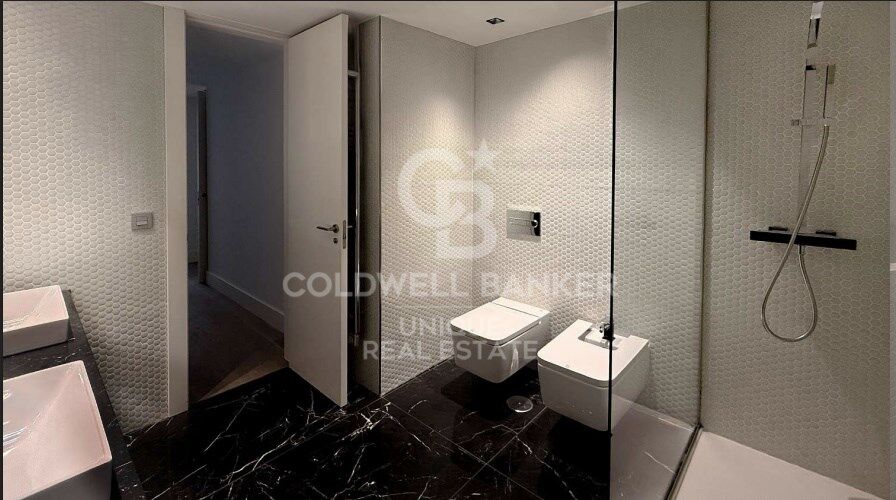 Renovated exterior apartment in Recoletos, Madrid