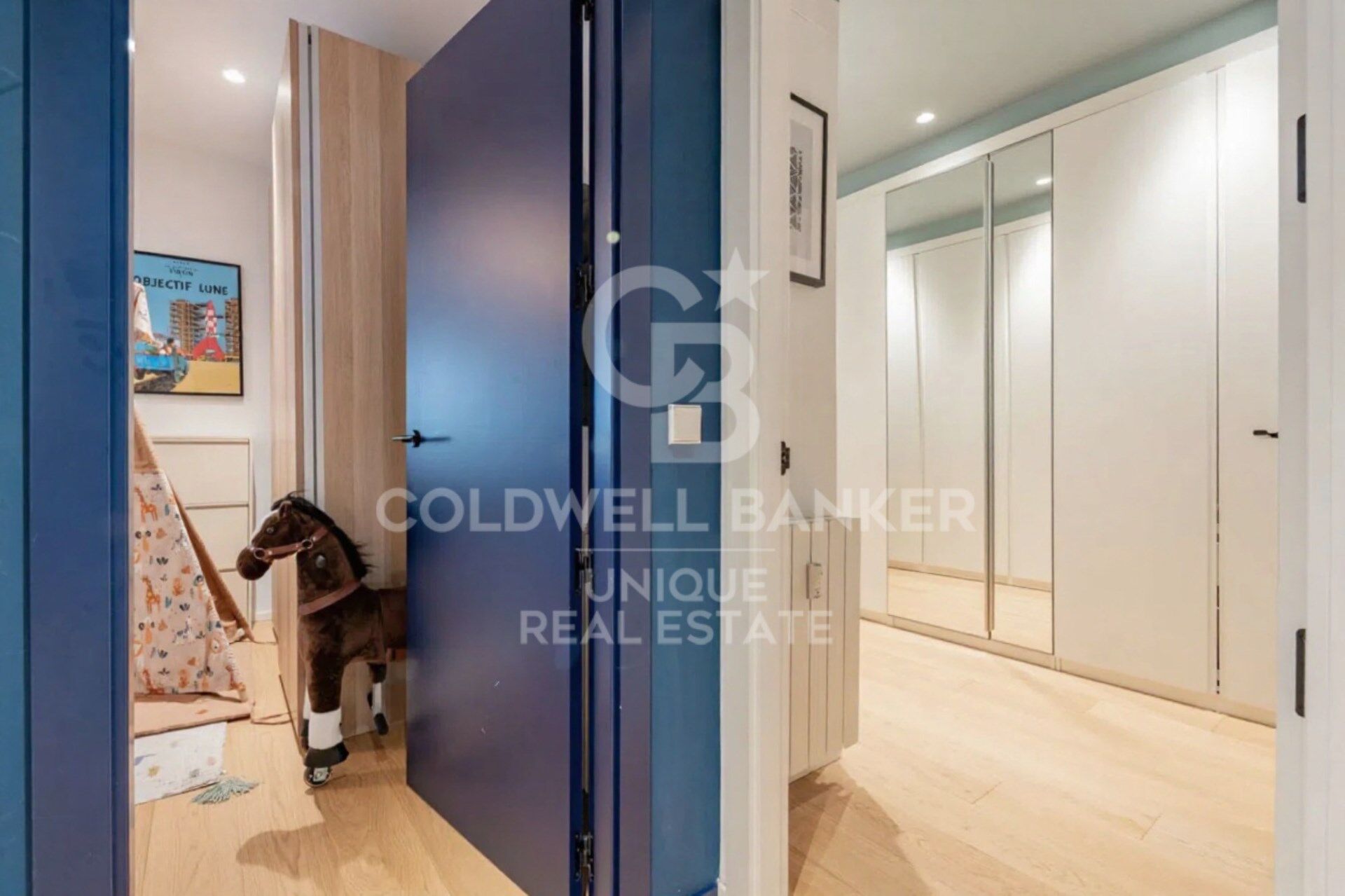 Exterior apartment with terrace and storage room in Chamberí, Madrid