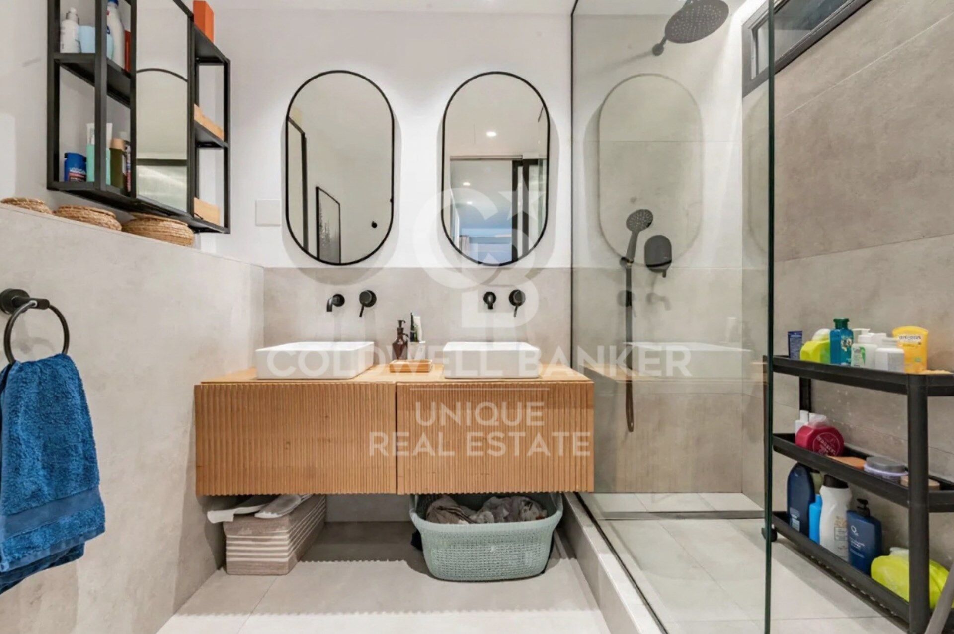 Exterior apartment with terrace and storage room in Chamberí, Madrid