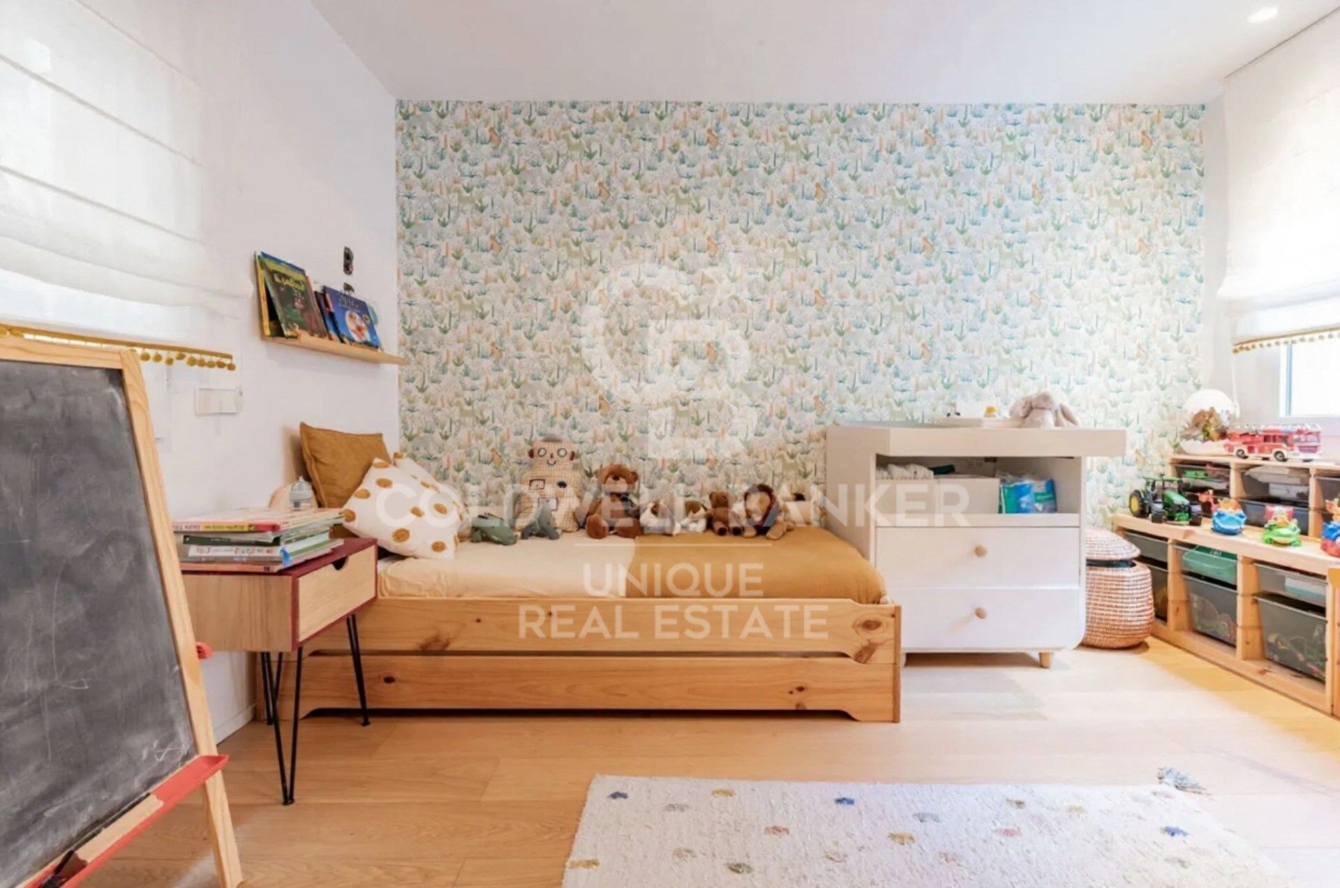 Exterior apartment with terrace and storage room in Chamberí, Madrid