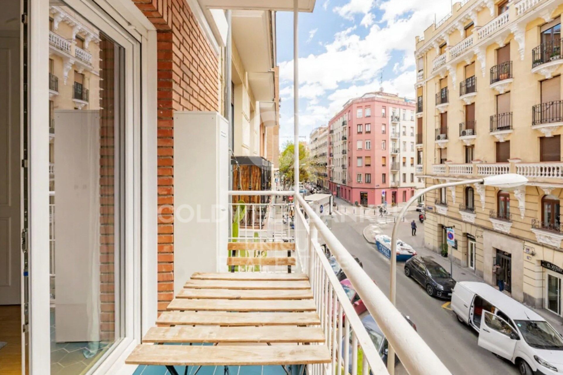 Exterior apartment with terrace and storage room in Chamberí, Madrid
