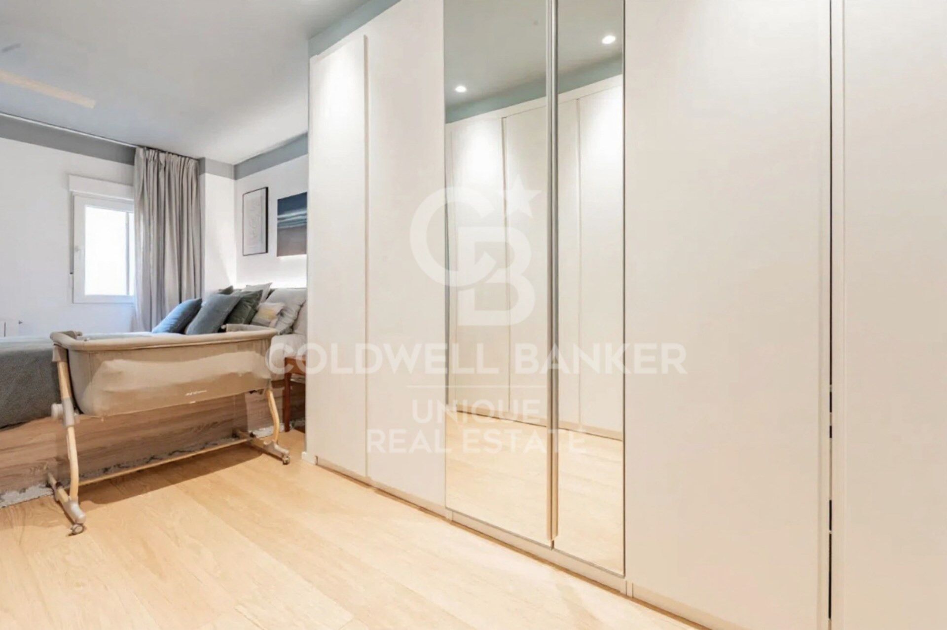Exterior apartment with terrace and storage room in Chamberí, Madrid