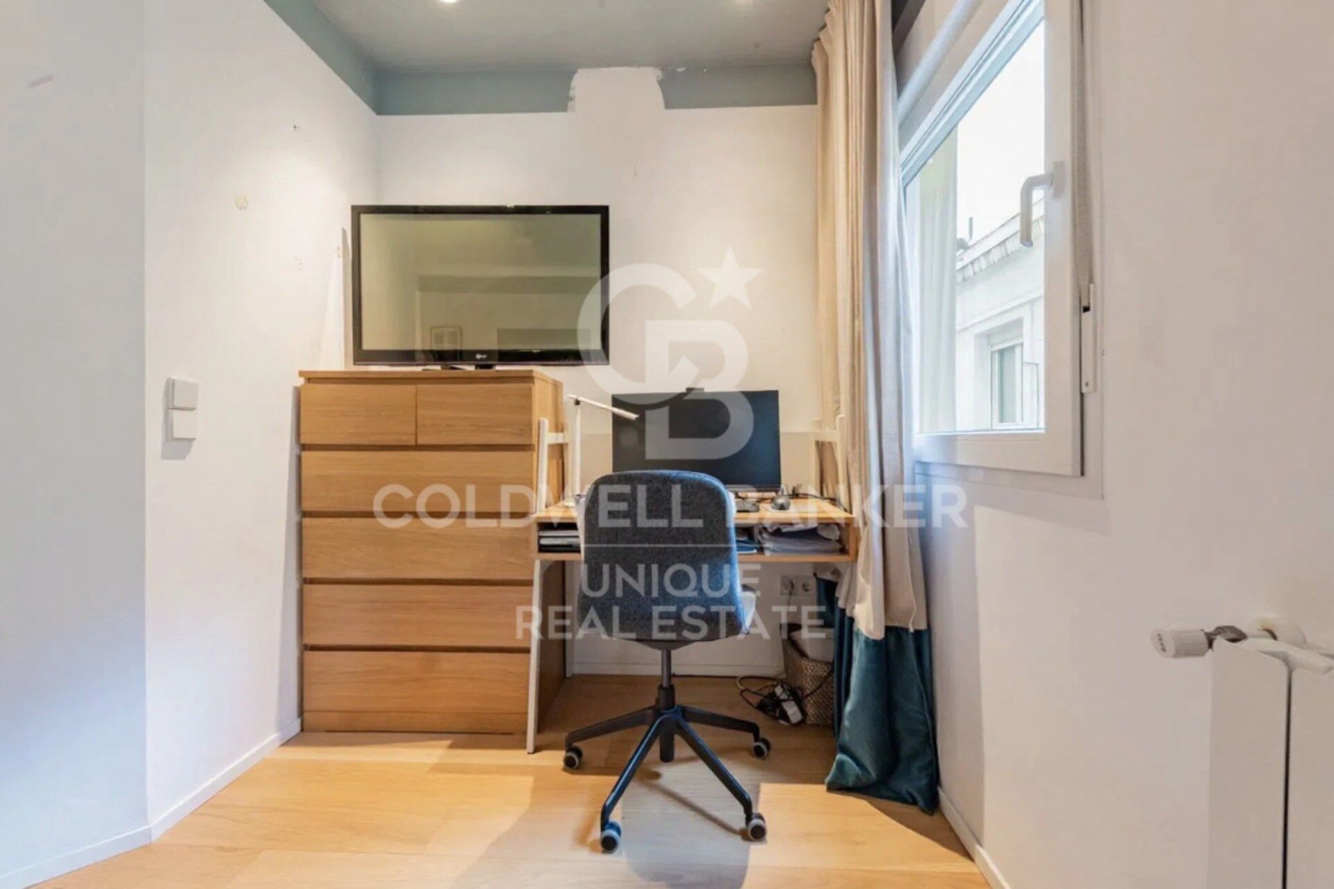 Exterior apartment with terrace and storage room in Chamberí, Madrid