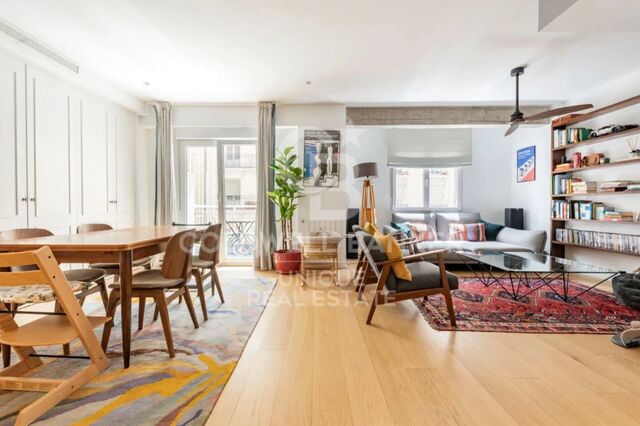 Exterior apartment with terrace and storage room in Chamberí, Madrid