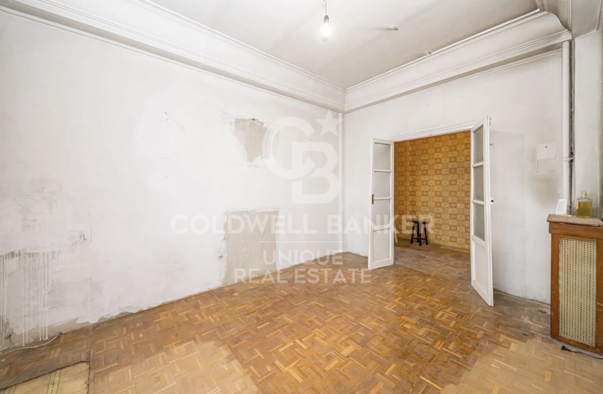 Exterior apartment to renovate in Goya, Madrid