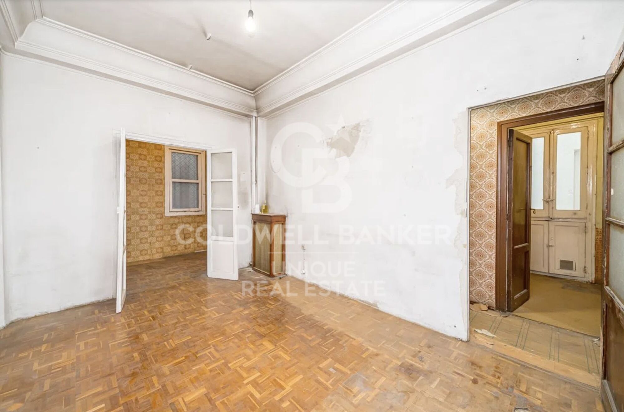 Exterior apartment to renovate in Goya, Madrid