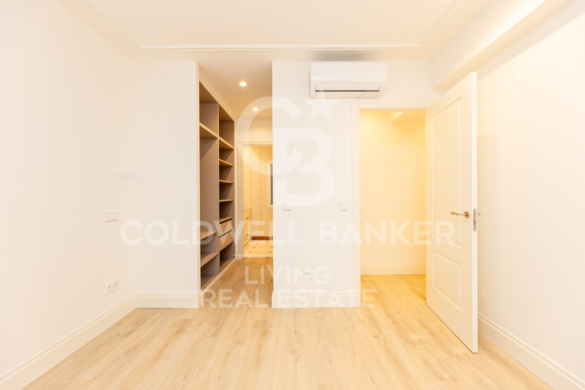Flat 3 Bedrooms Sale Madrid