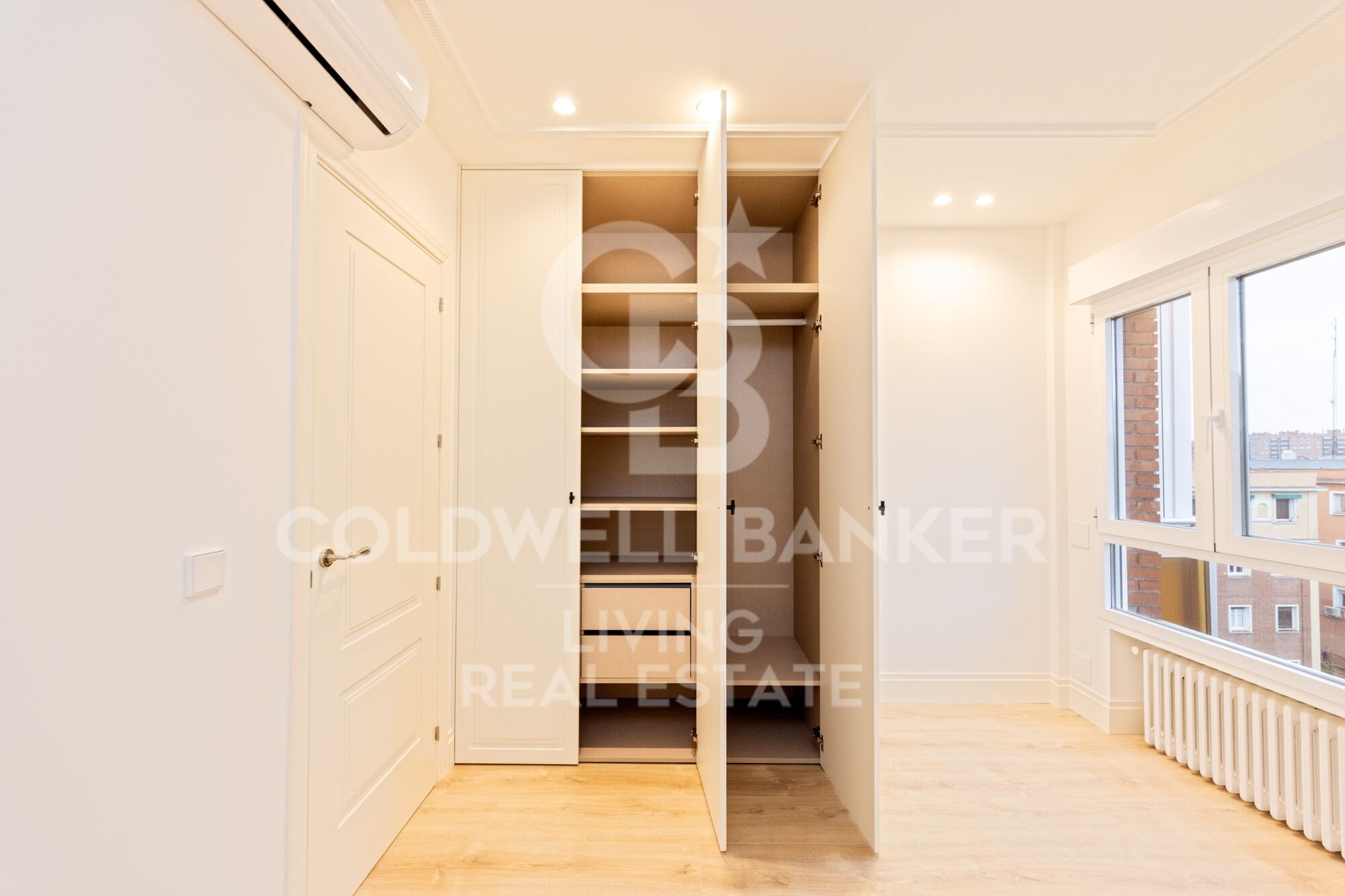 Flat 3 Bedrooms Sale Madrid