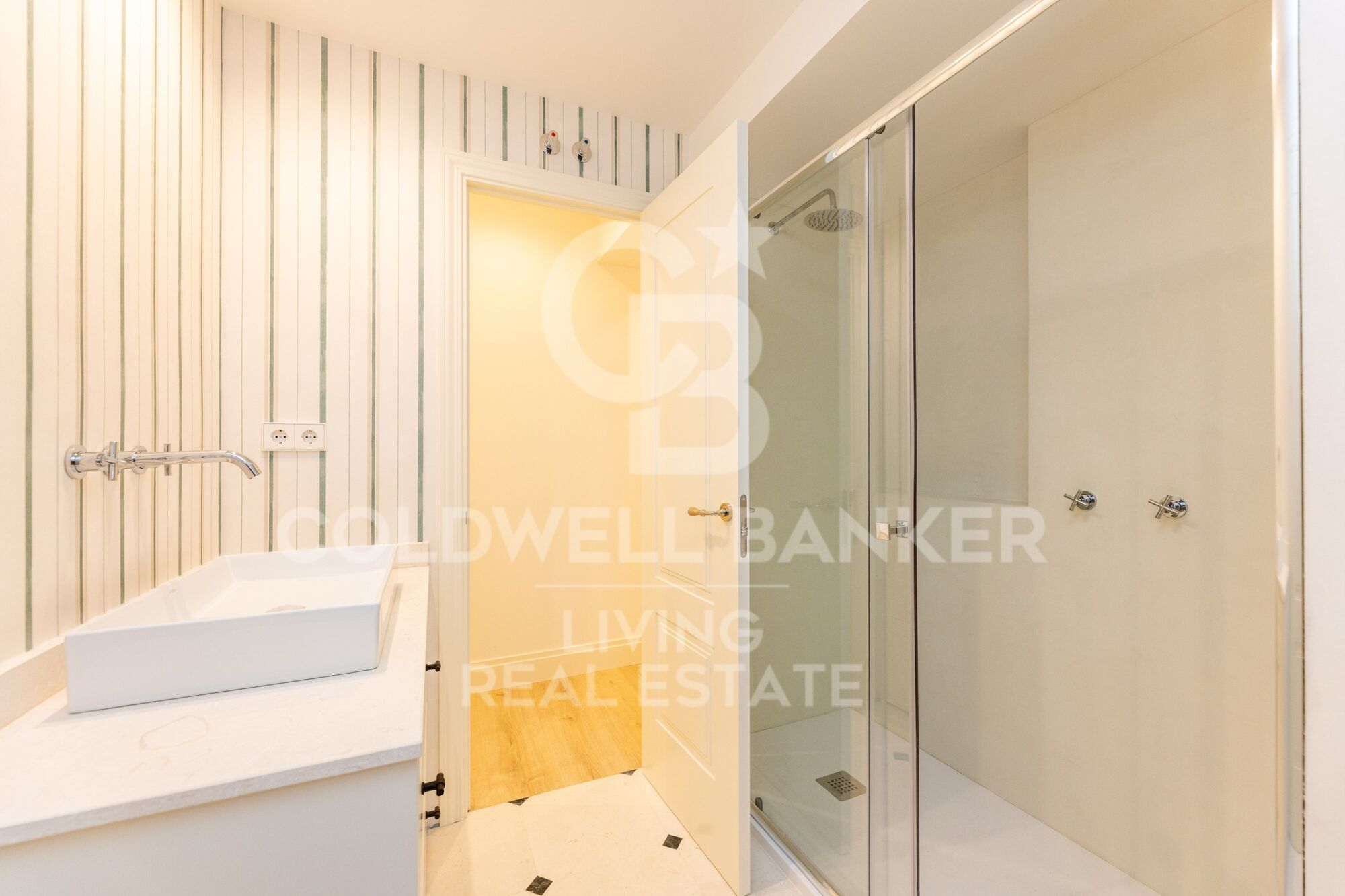 Flat 3 Bedrooms Sale Madrid
