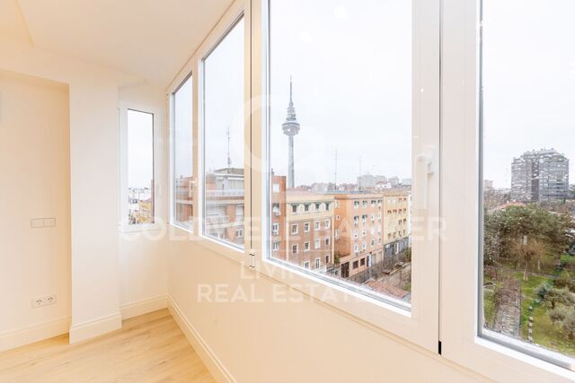 Flat 3 Bedrooms Sale Madrid