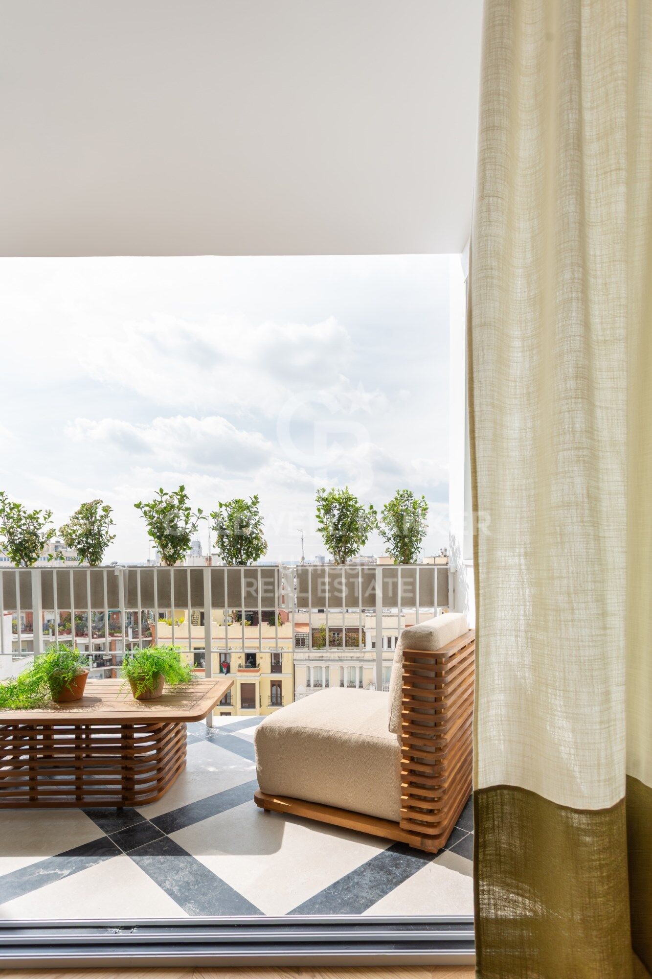 Stunning designer apartment with terrace in Chamberí, Madrid