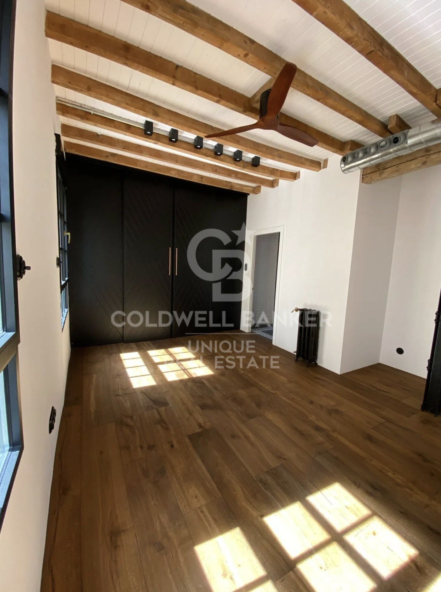 Duplex penthouse exterior, renovated, with terrace in Sol, Madrid