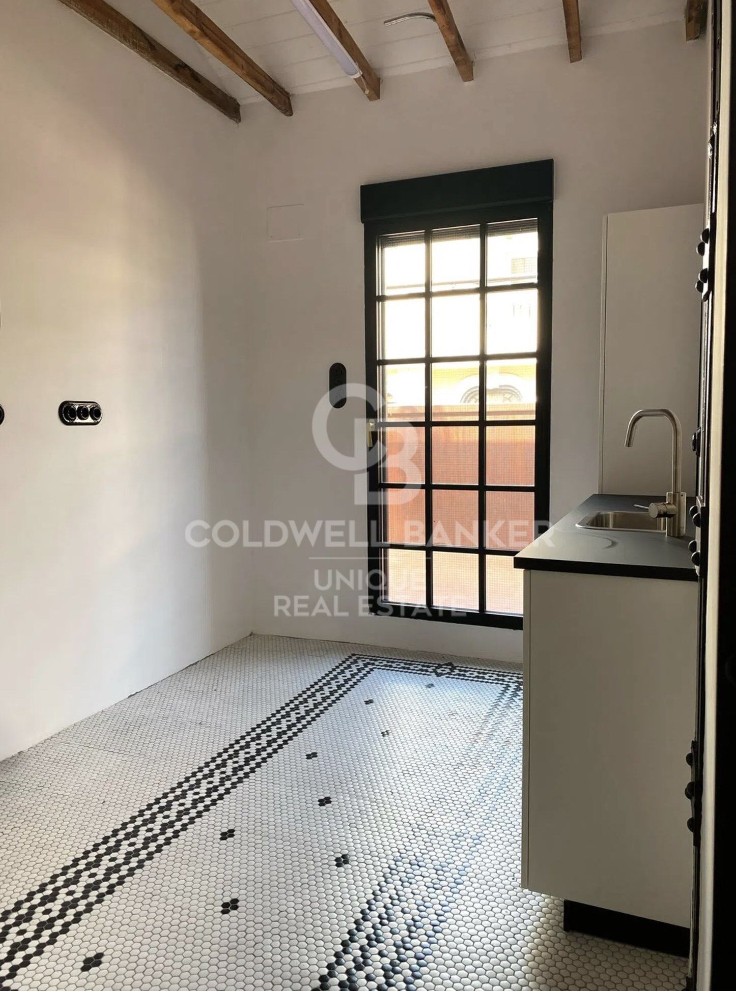 Duplex penthouse exterior, renovated, with terrace in Sol, Madrid