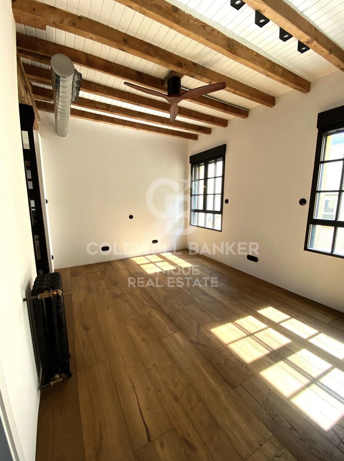 Duplex penthouse exterior, renovated, with terrace in Sol, Madrid