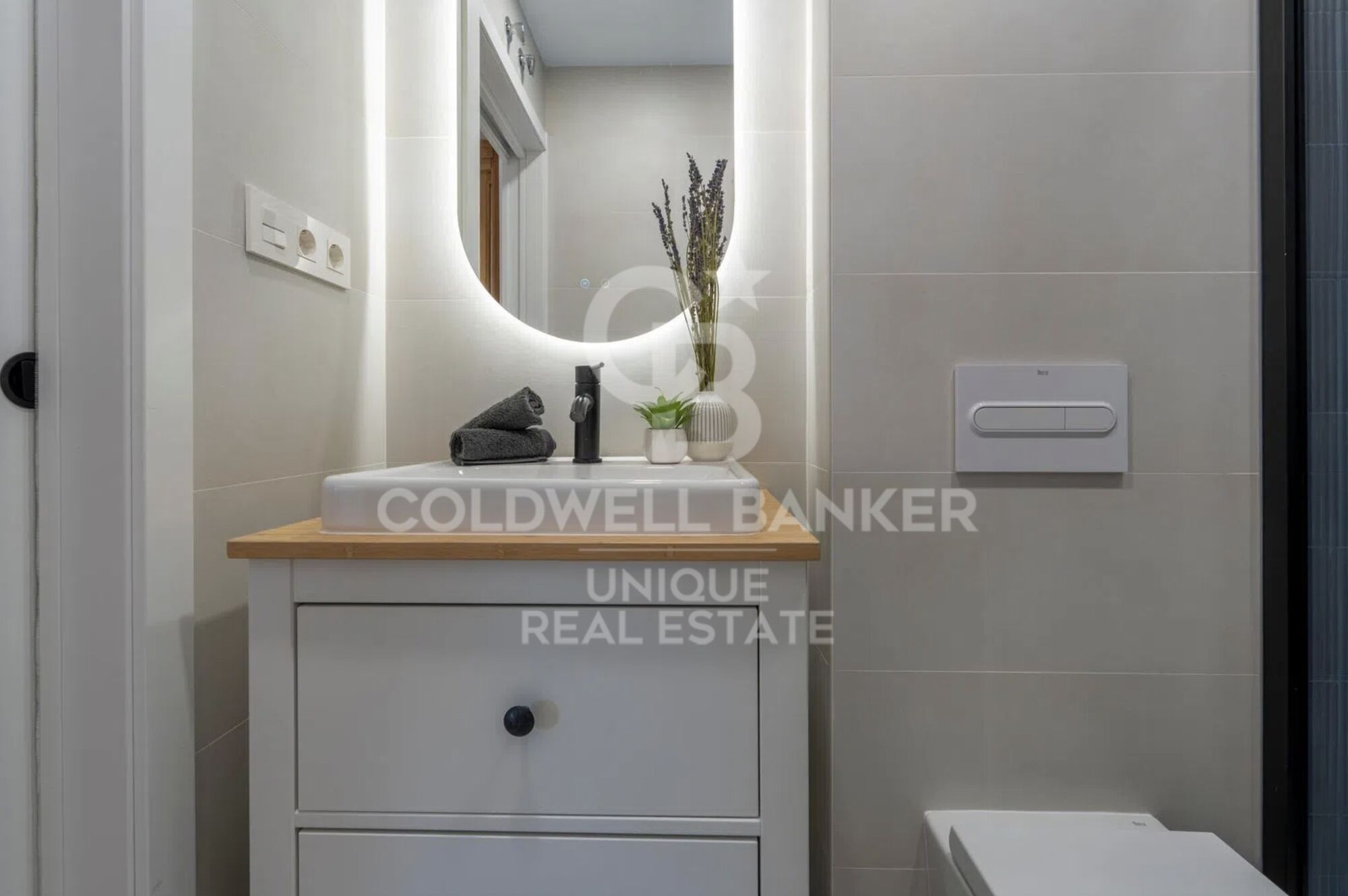 Renovated exterior apartment with terrace in Guindalera, Madrid