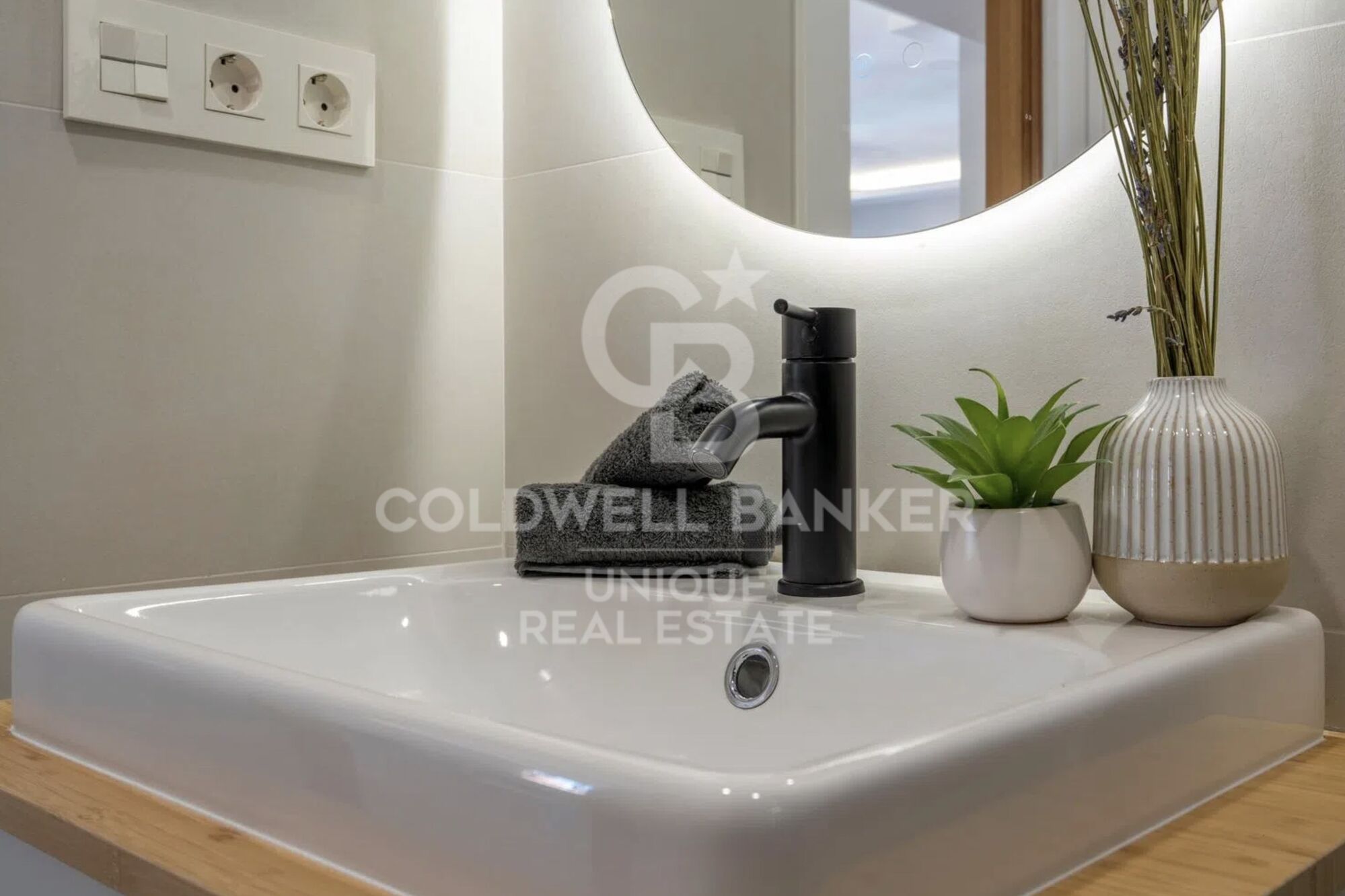 Renovated exterior apartment with terrace in Guindalera, Madrid