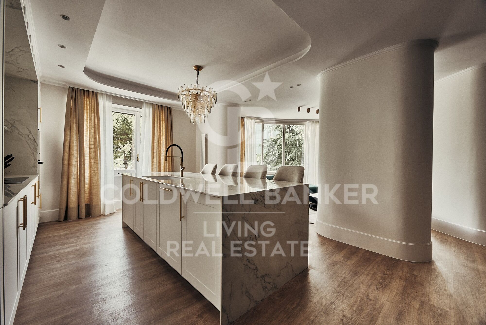 Flat 5 Bedrooms Sale Madrid