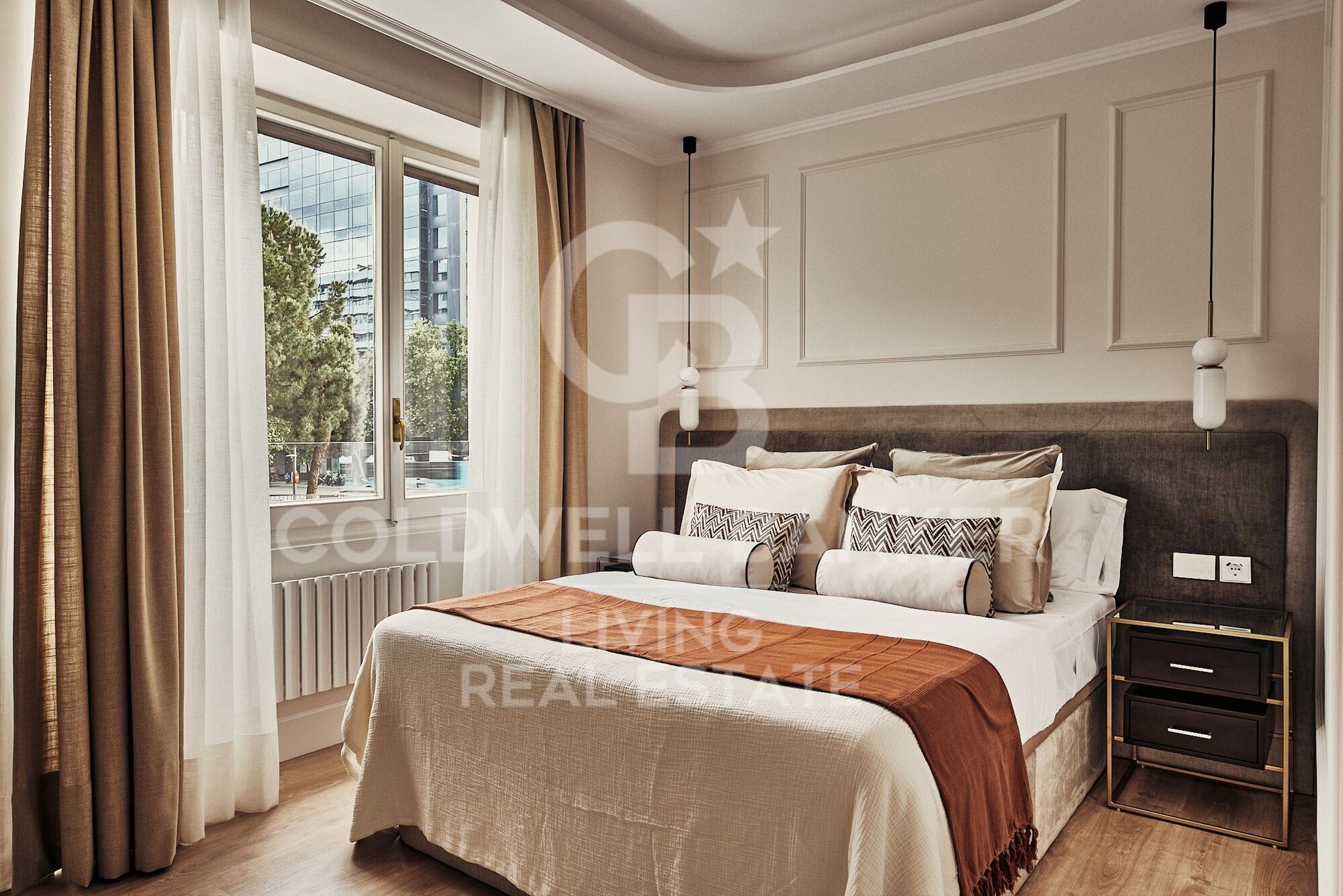 Flat 5 Bedrooms Sale Madrid