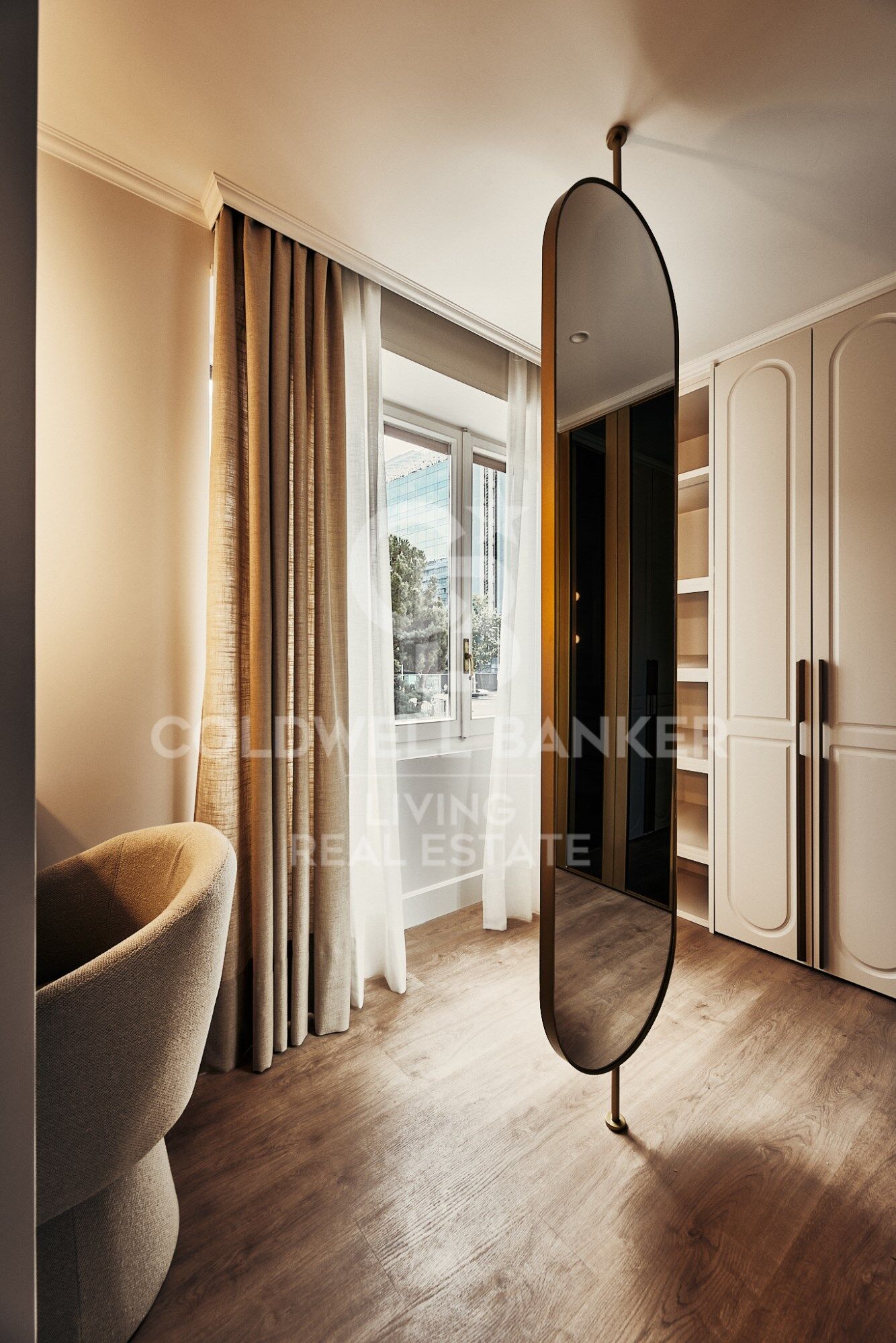 Flat 5 Bedrooms Sale Madrid